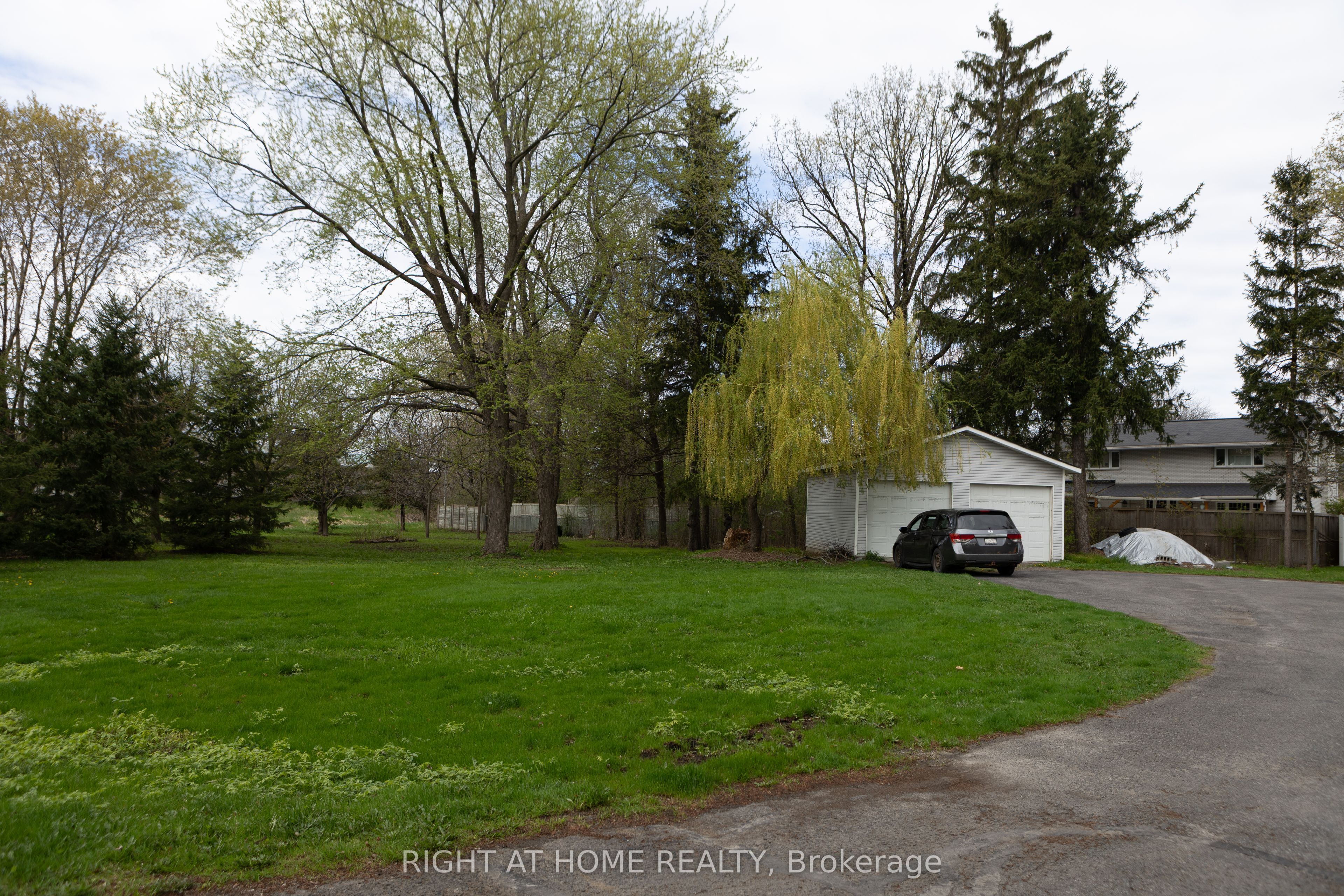 3208 Richmond Road Property Photo 7