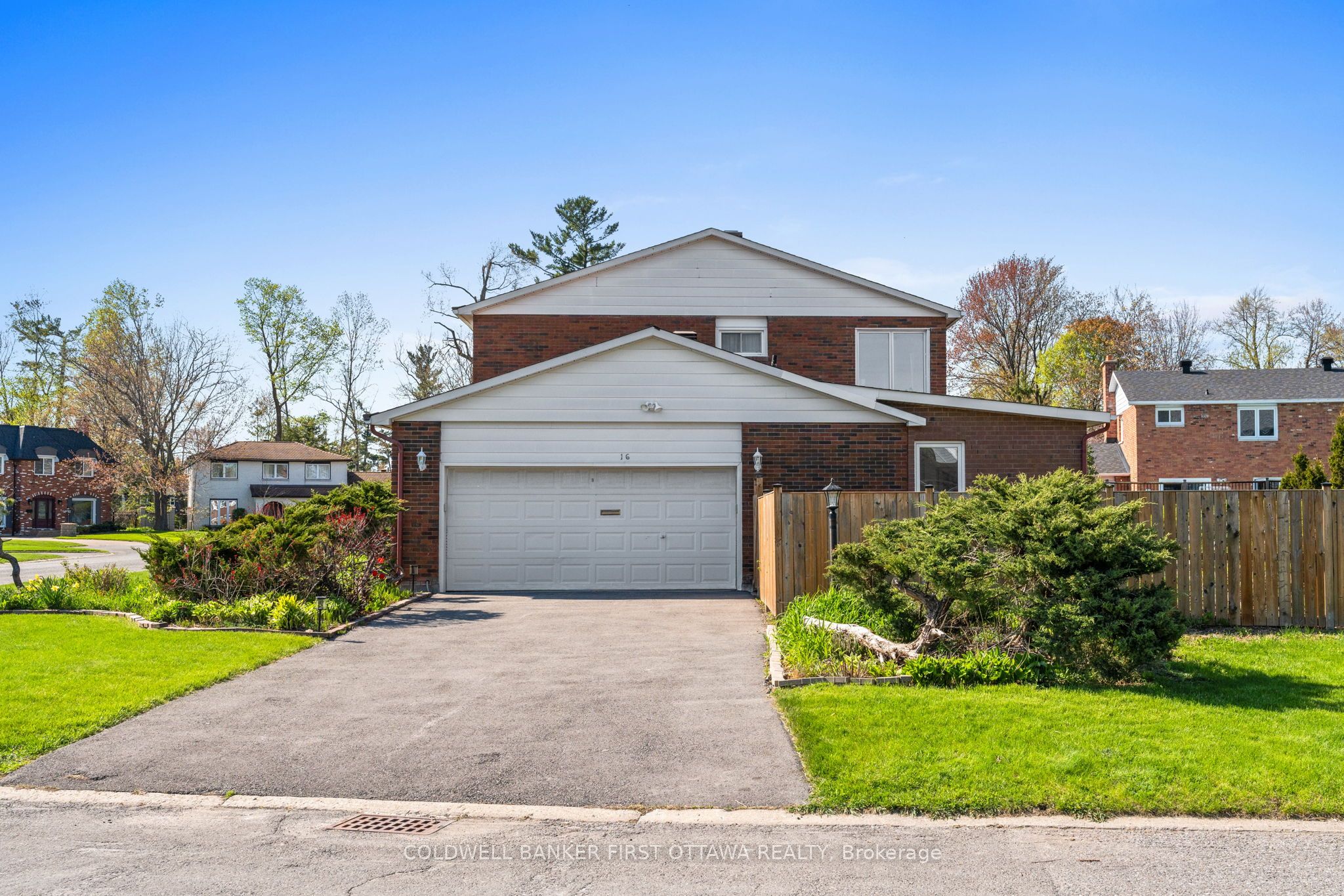 16 Denewood Crescent Property Photo 4