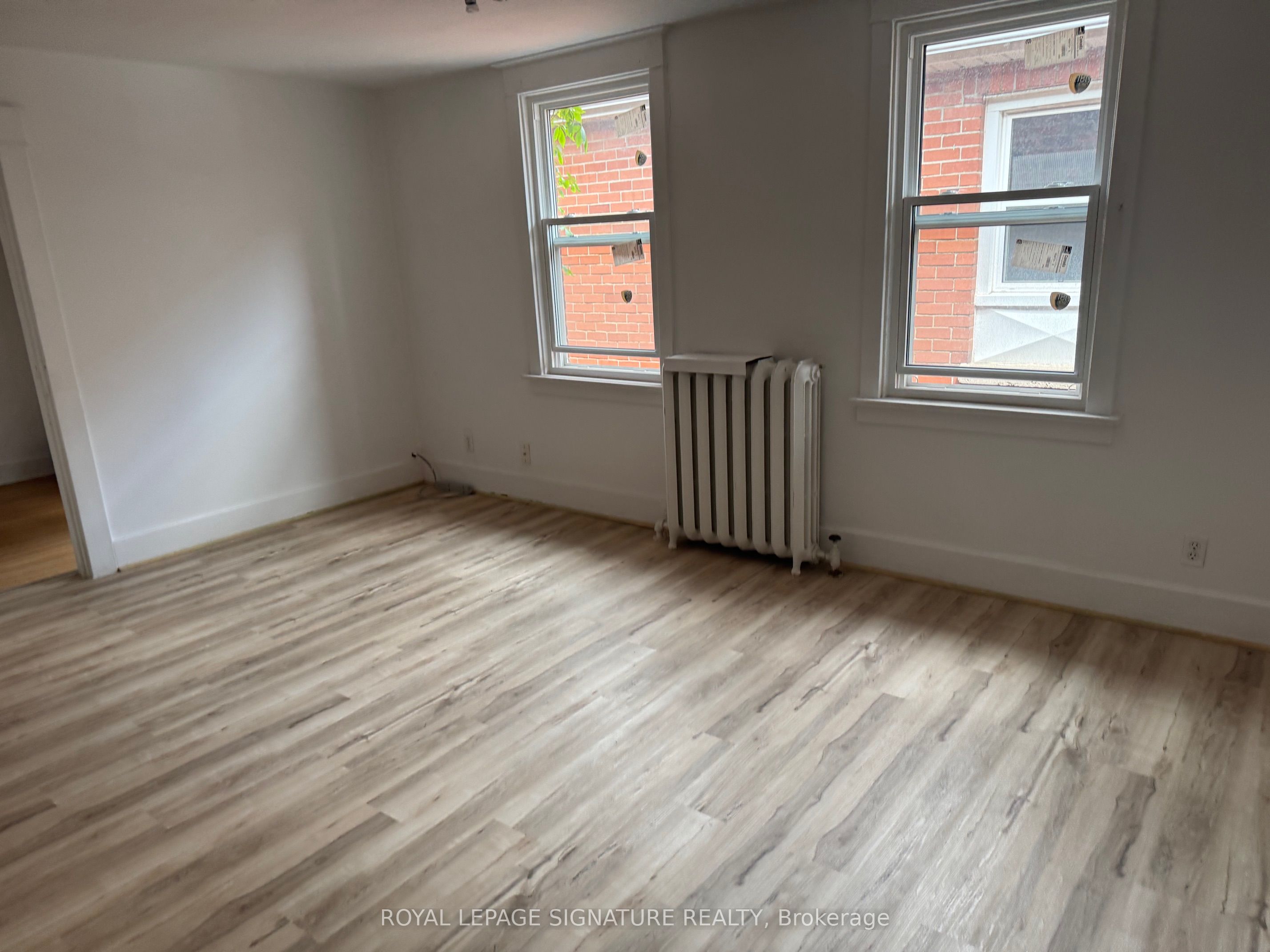 307-309 Dundas Street E 3 Property Photo 5