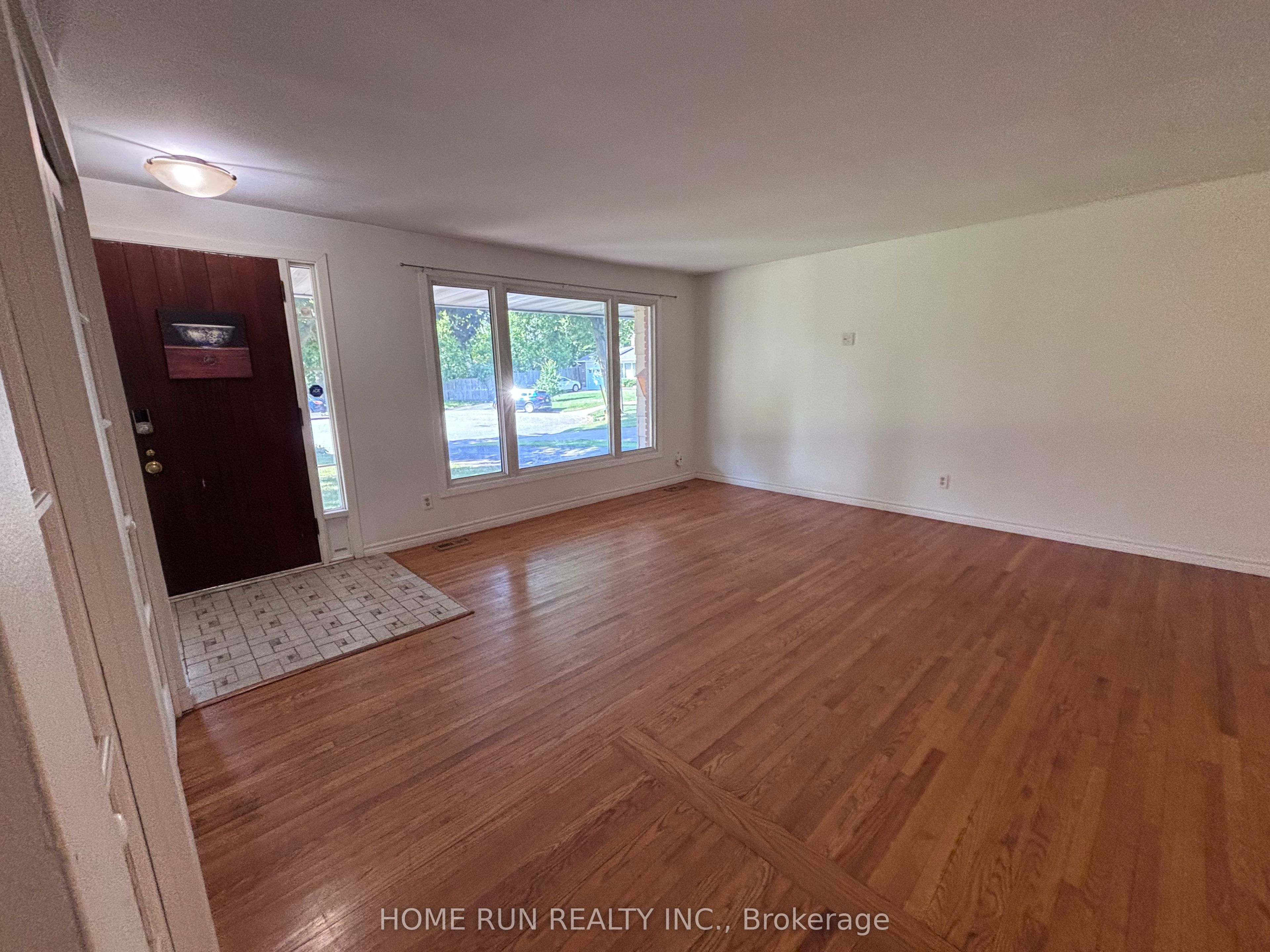 9 Button Court Property Photo 6