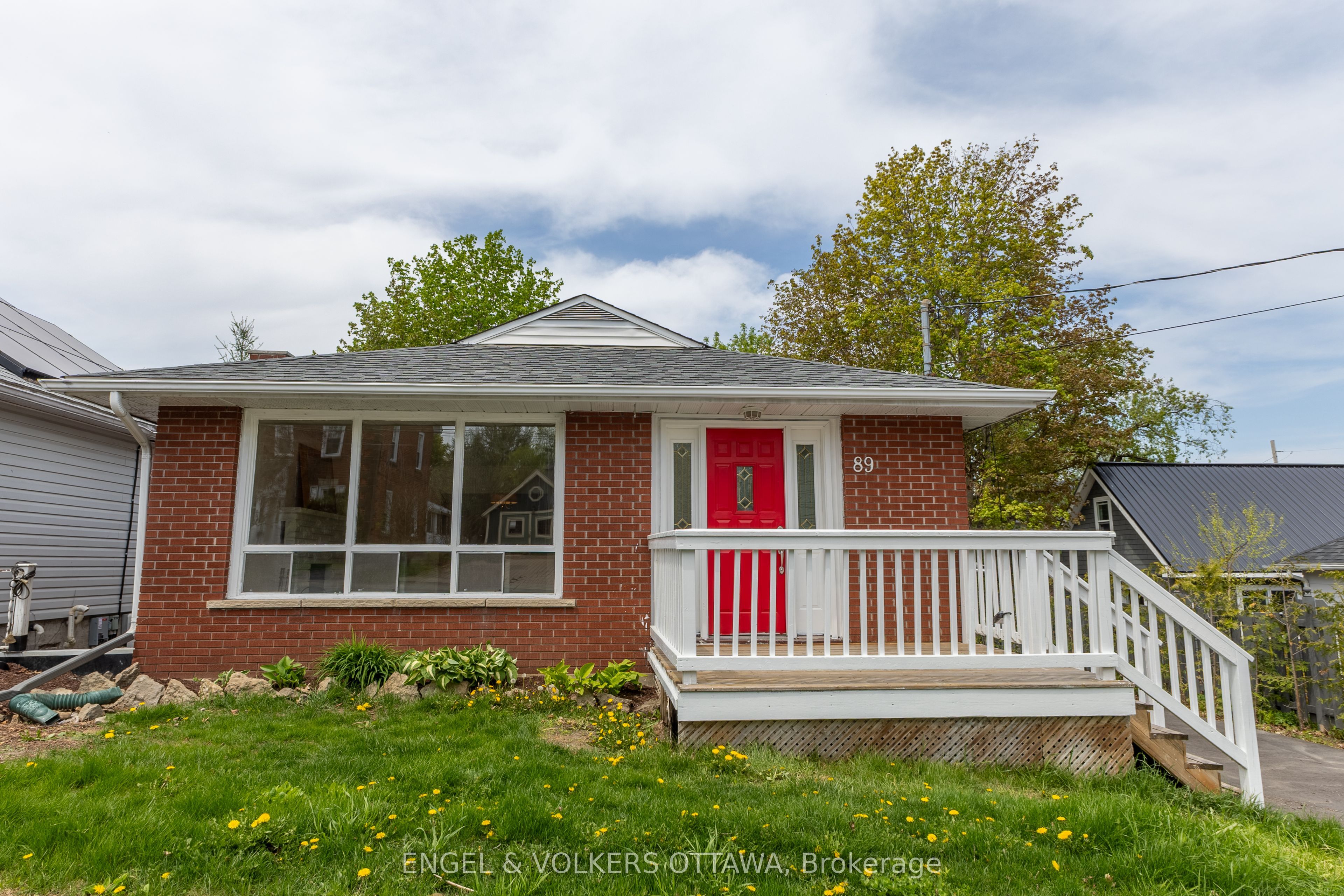 89 Munro Street Property Photo 1