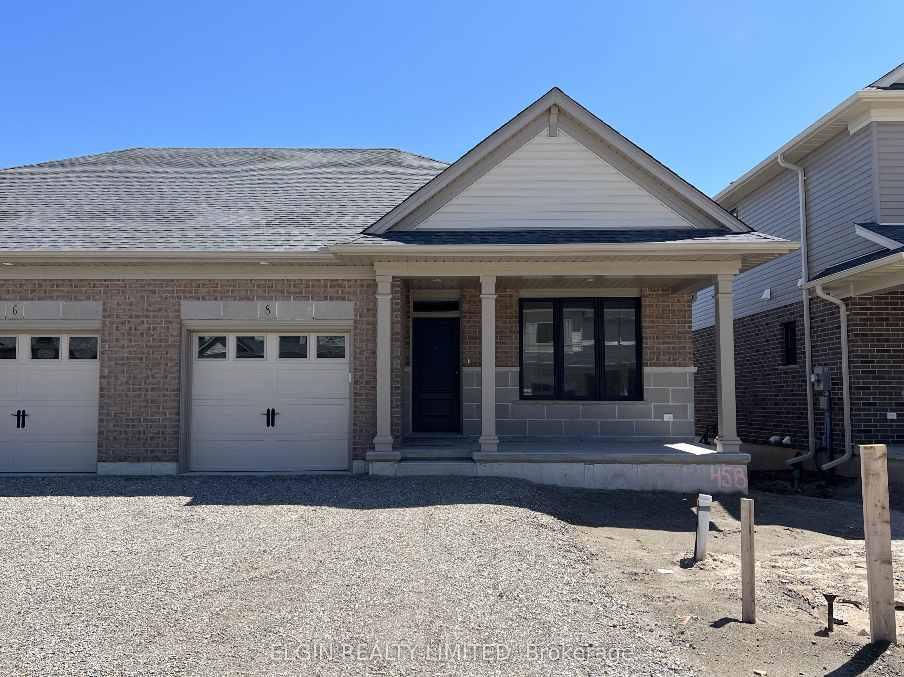 8 Hemlock Crescent Property Photo 1