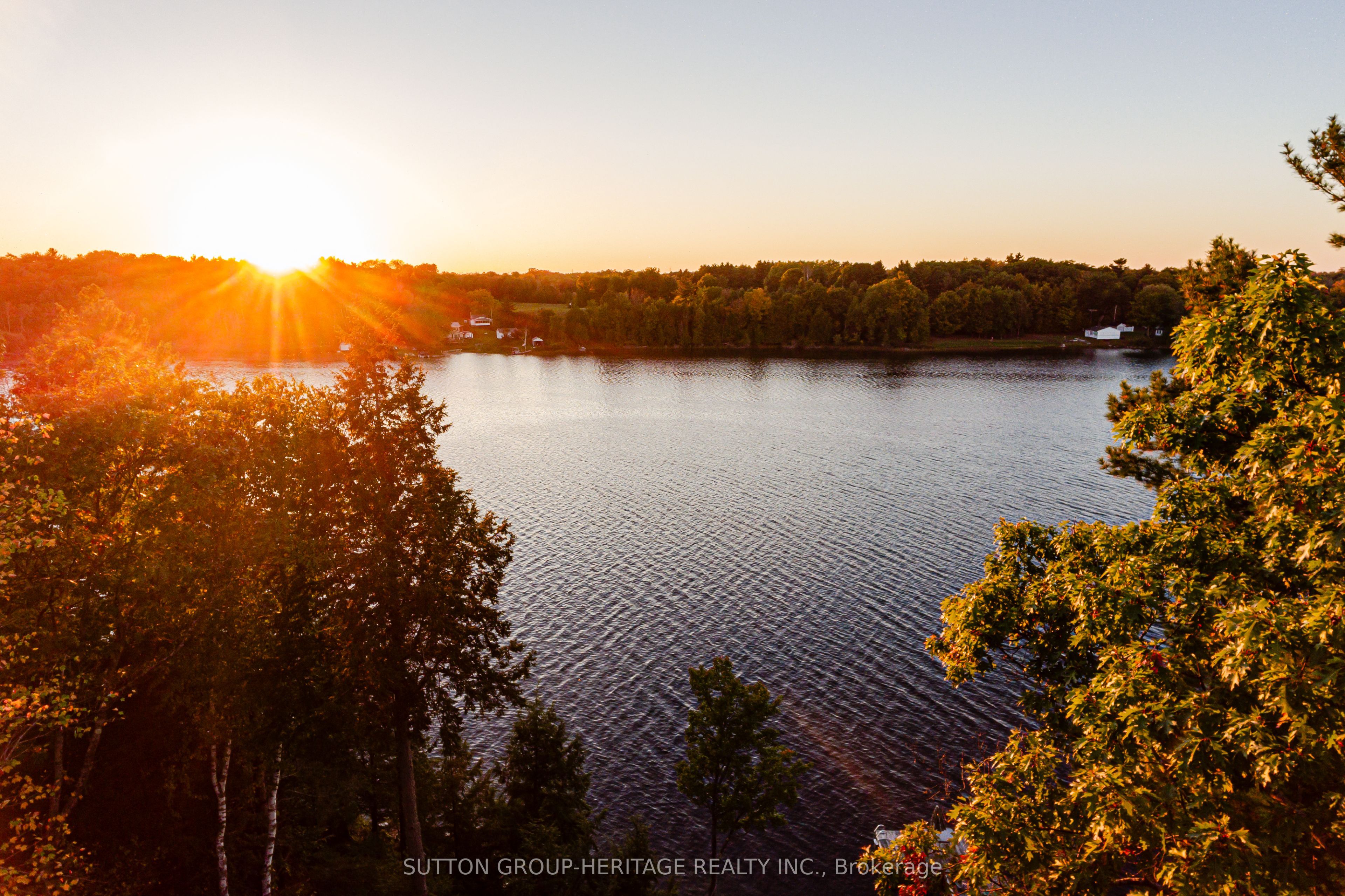 250 Younge Lane Property Photo 4