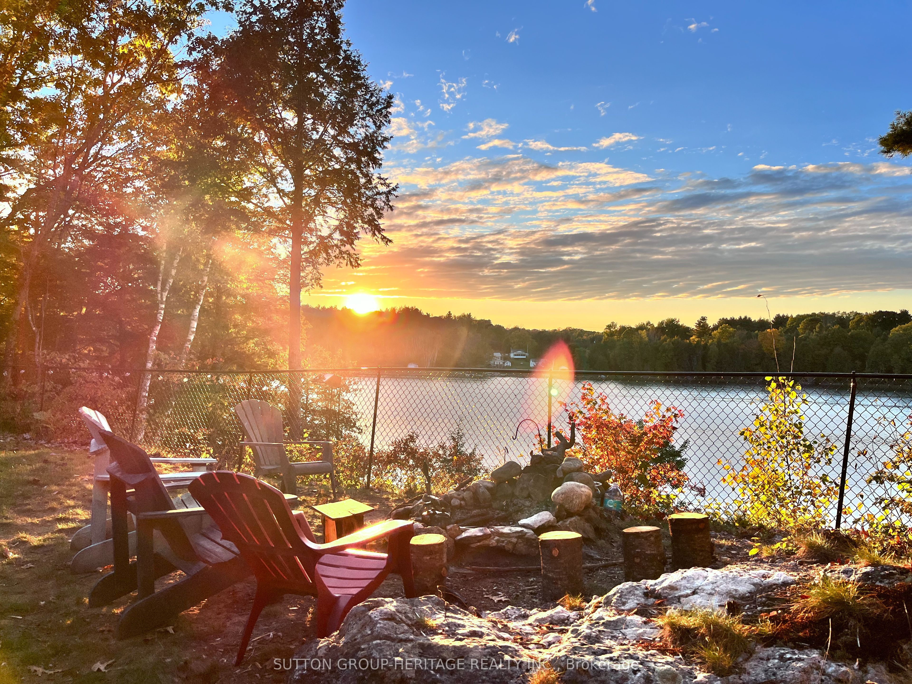 250 Younge Lane Property Photo 5