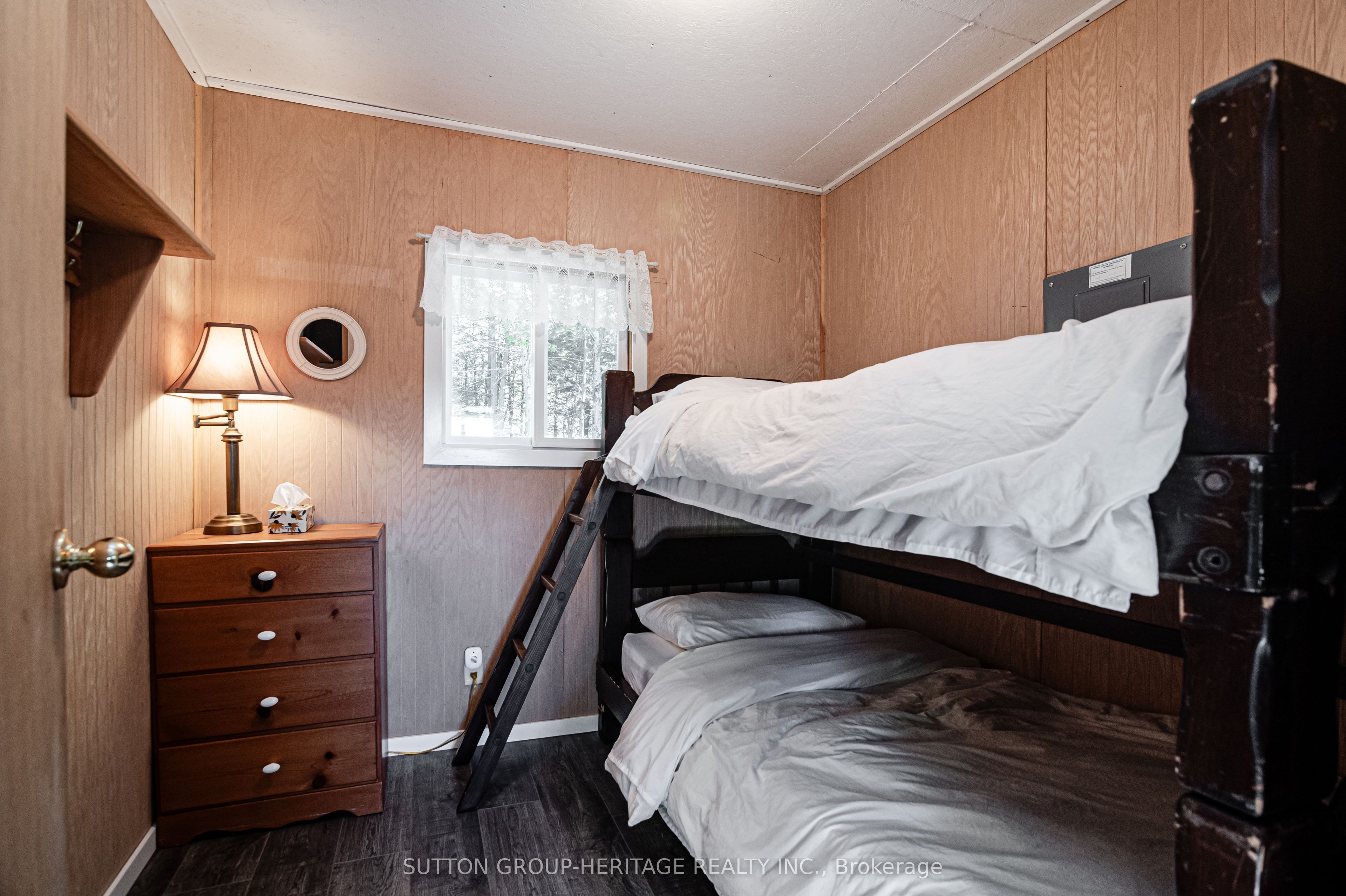 250 Younge Lane Property Photo 11