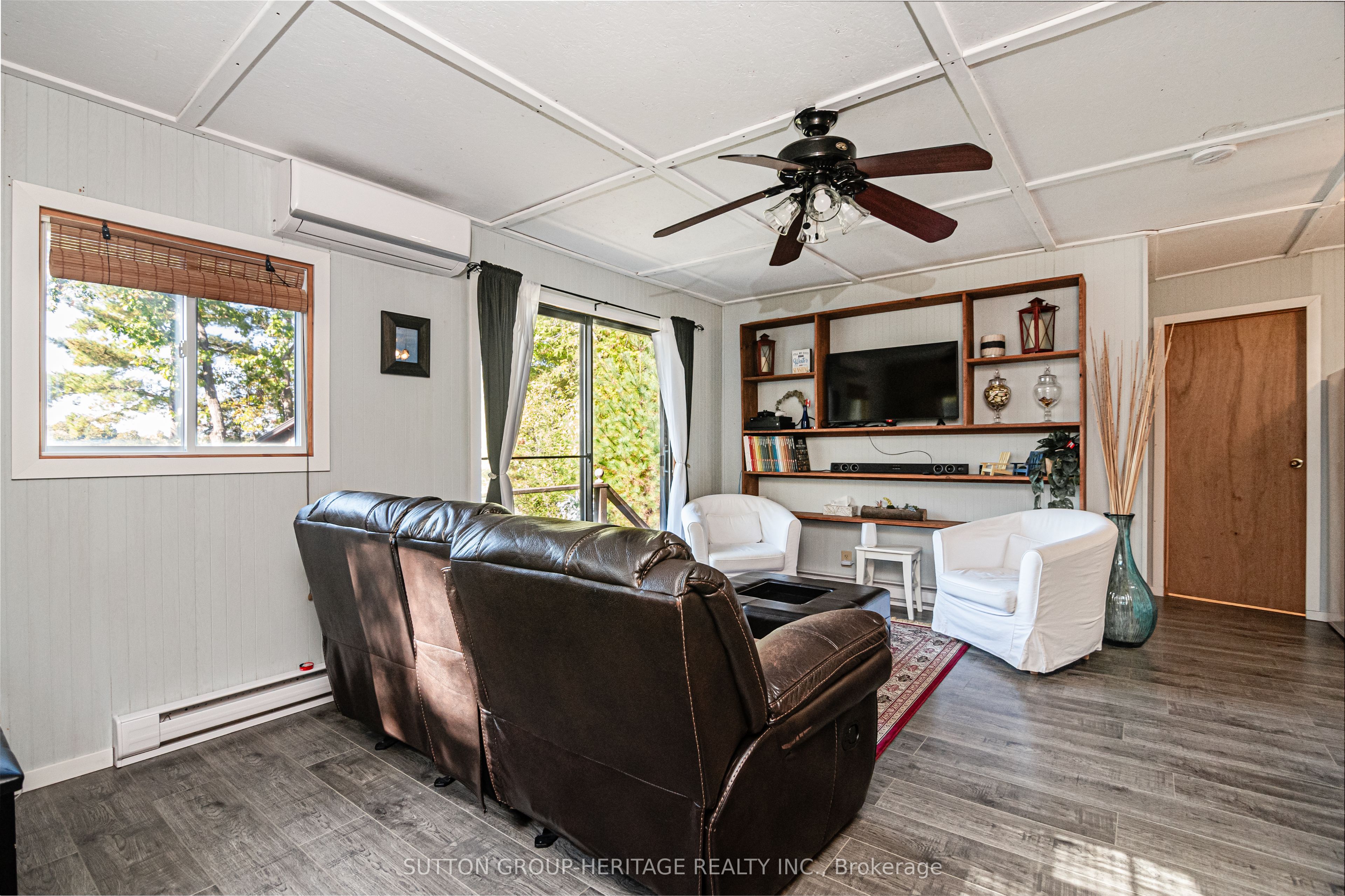 250 Younge Lane Property Photo 12