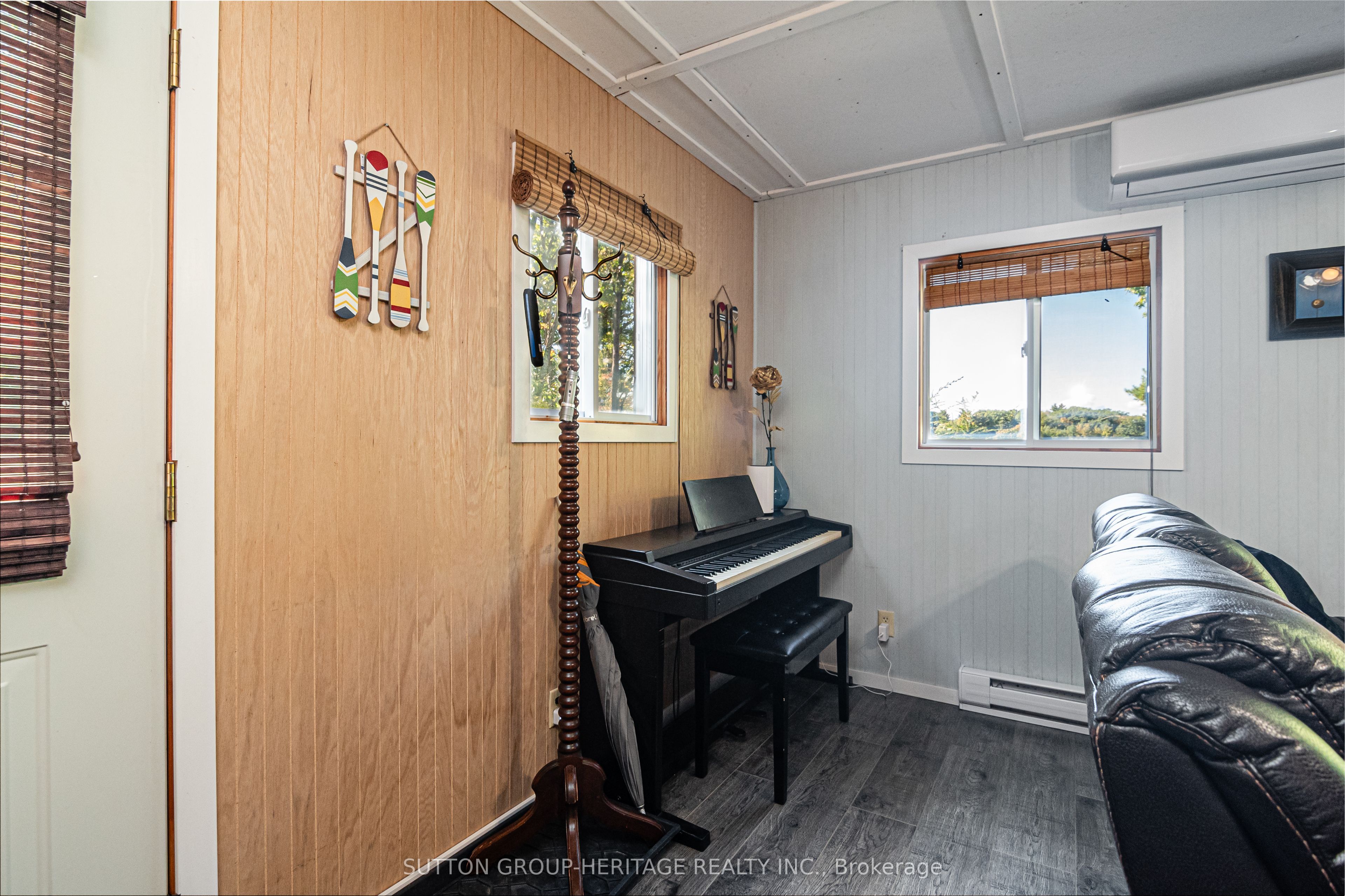 250 Younge Lane Property Photo 13