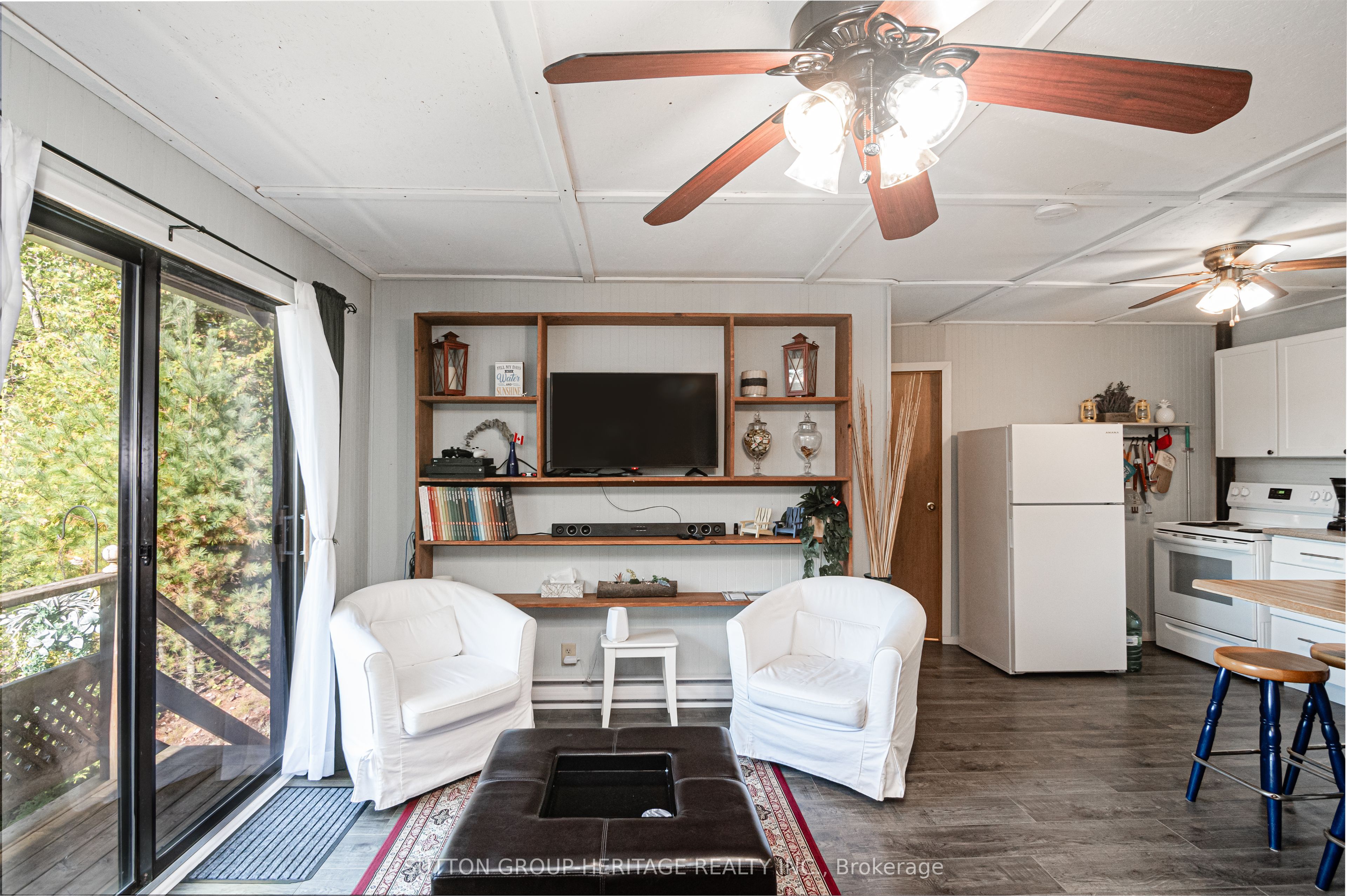 250 Younge Lane Property Photo 15