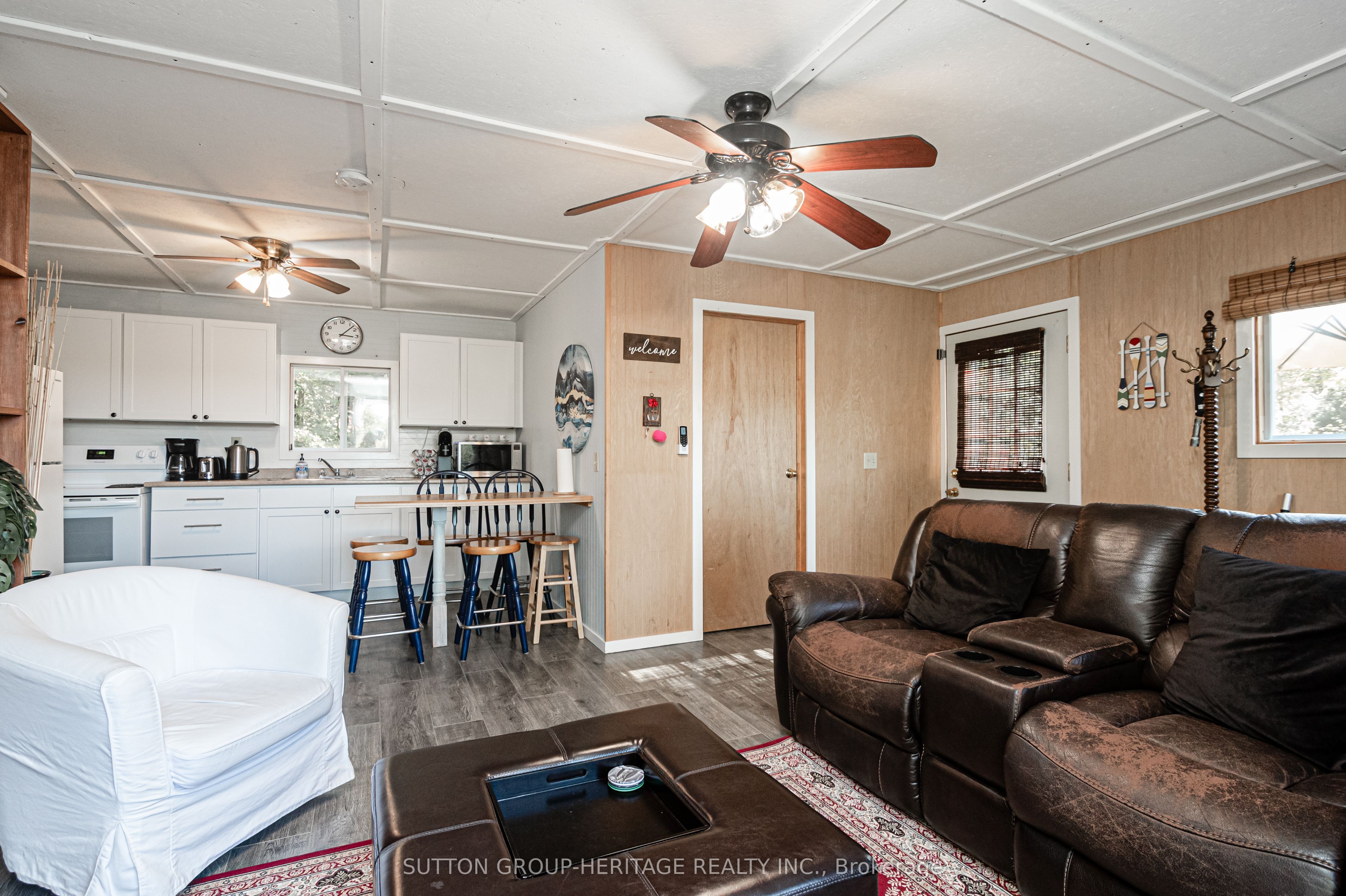 250 Younge Lane Property Photo 16