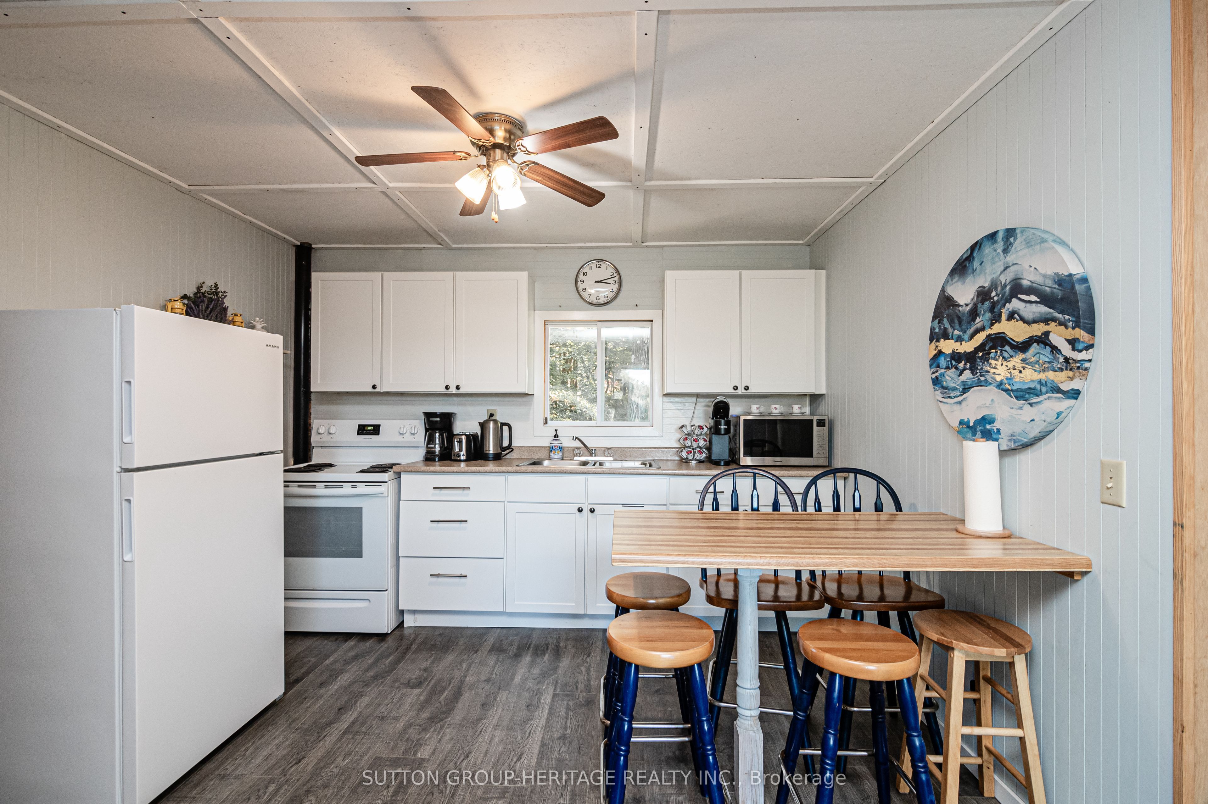 250 Younge Lane Property Photo 17