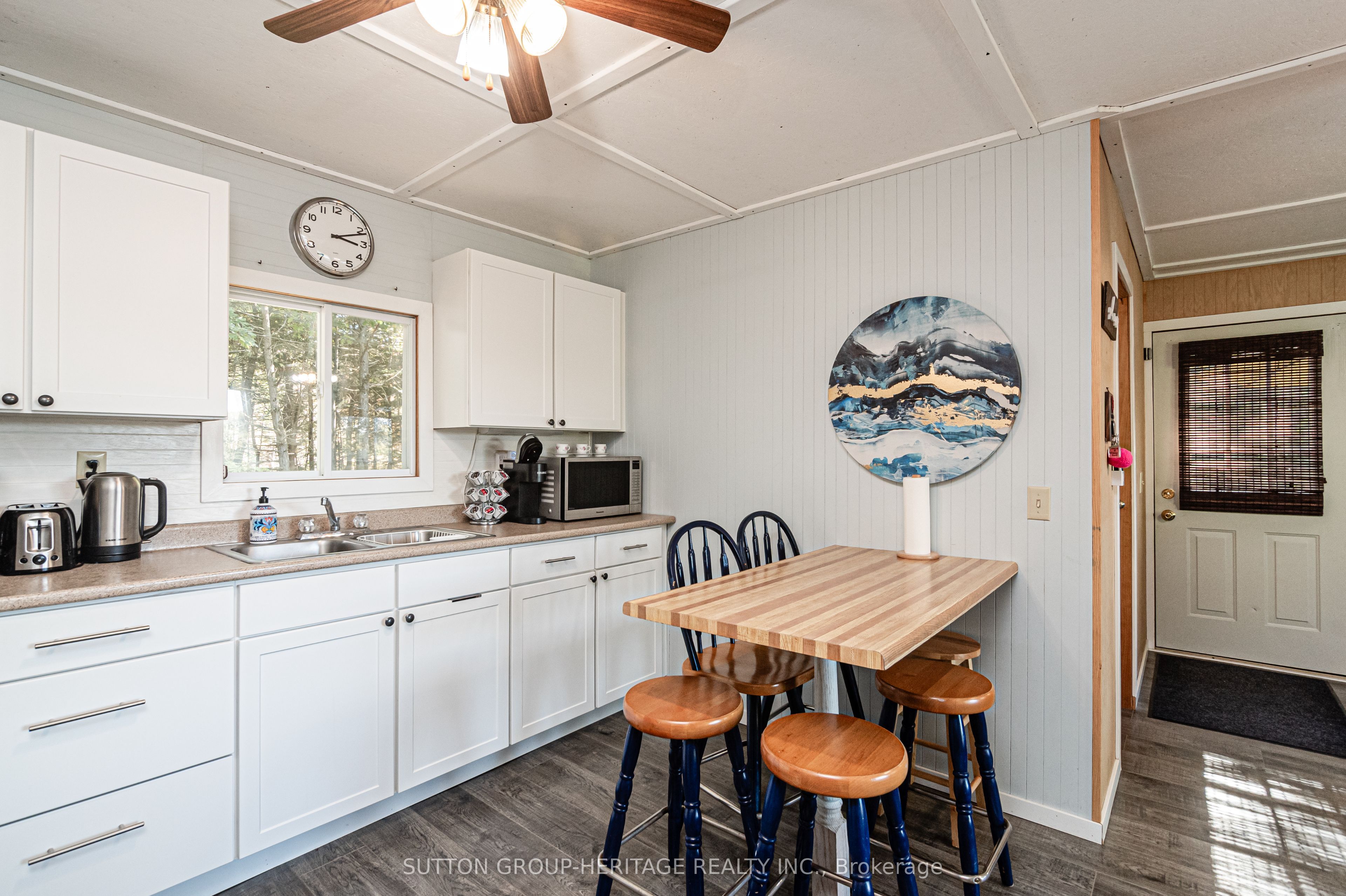 250 Younge Lane Property Photo 18