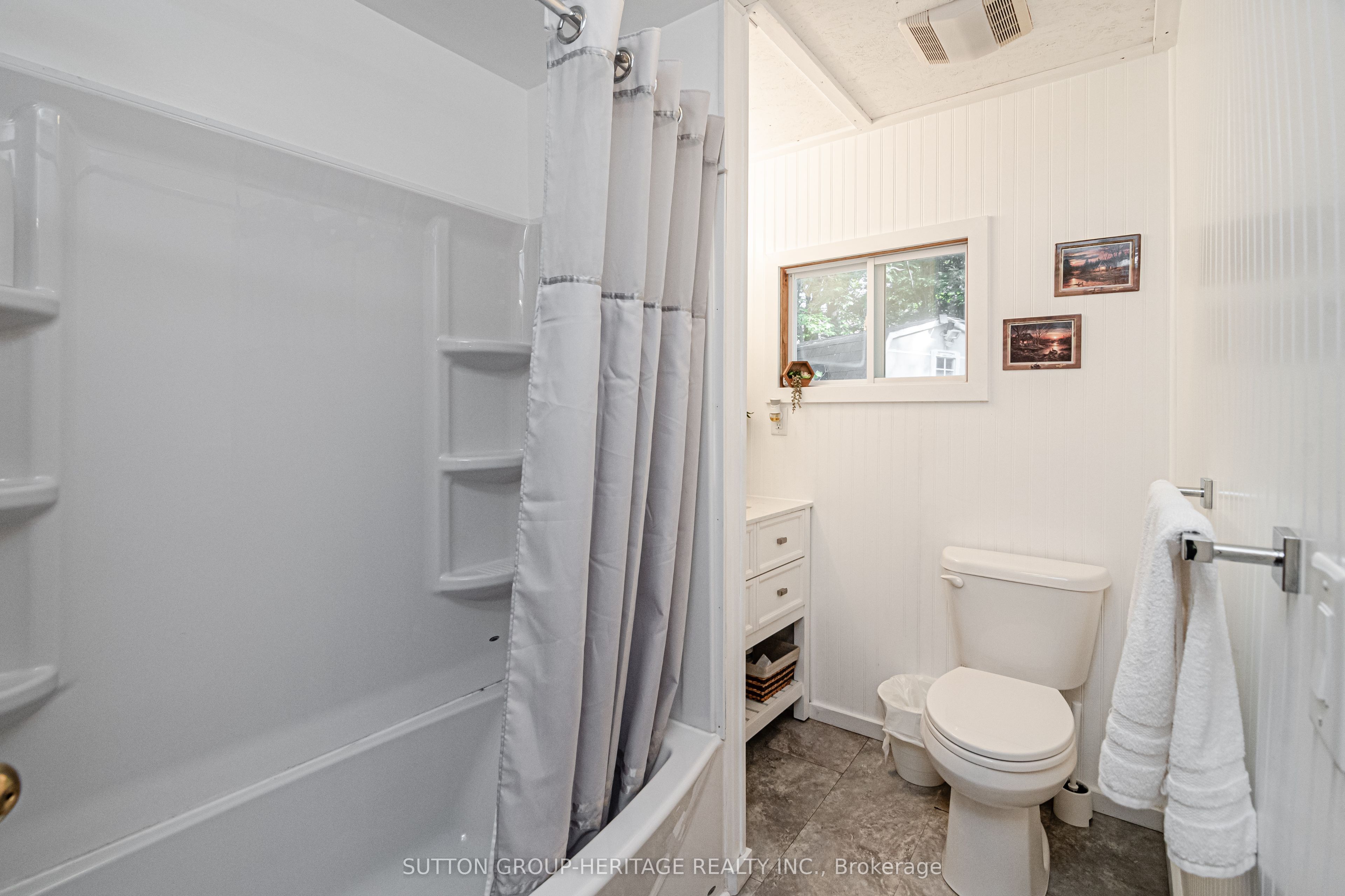 250 Younge Lane Property Photo 21