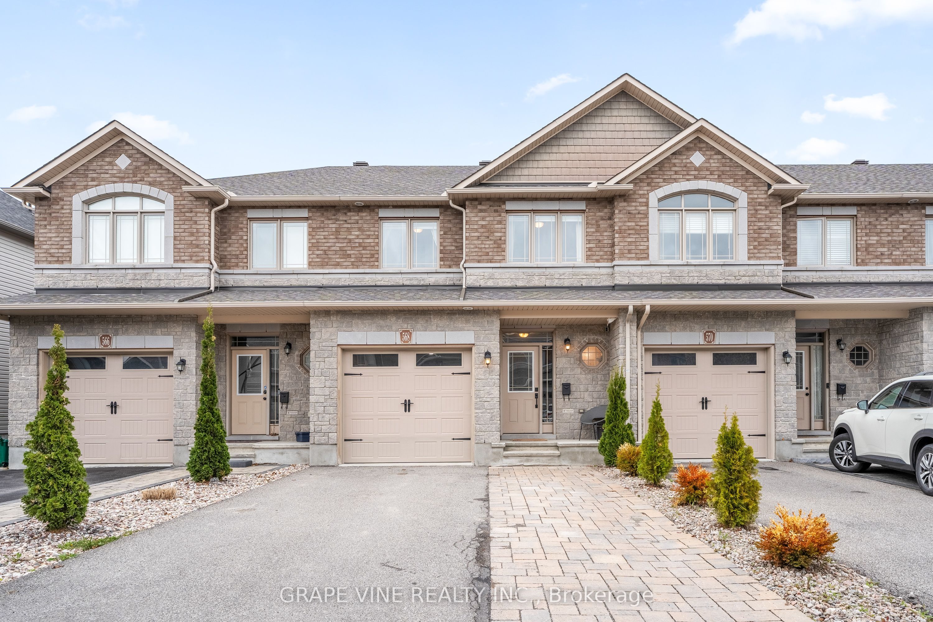 568 Voie Du Pin Rouge Way Property Photo 1