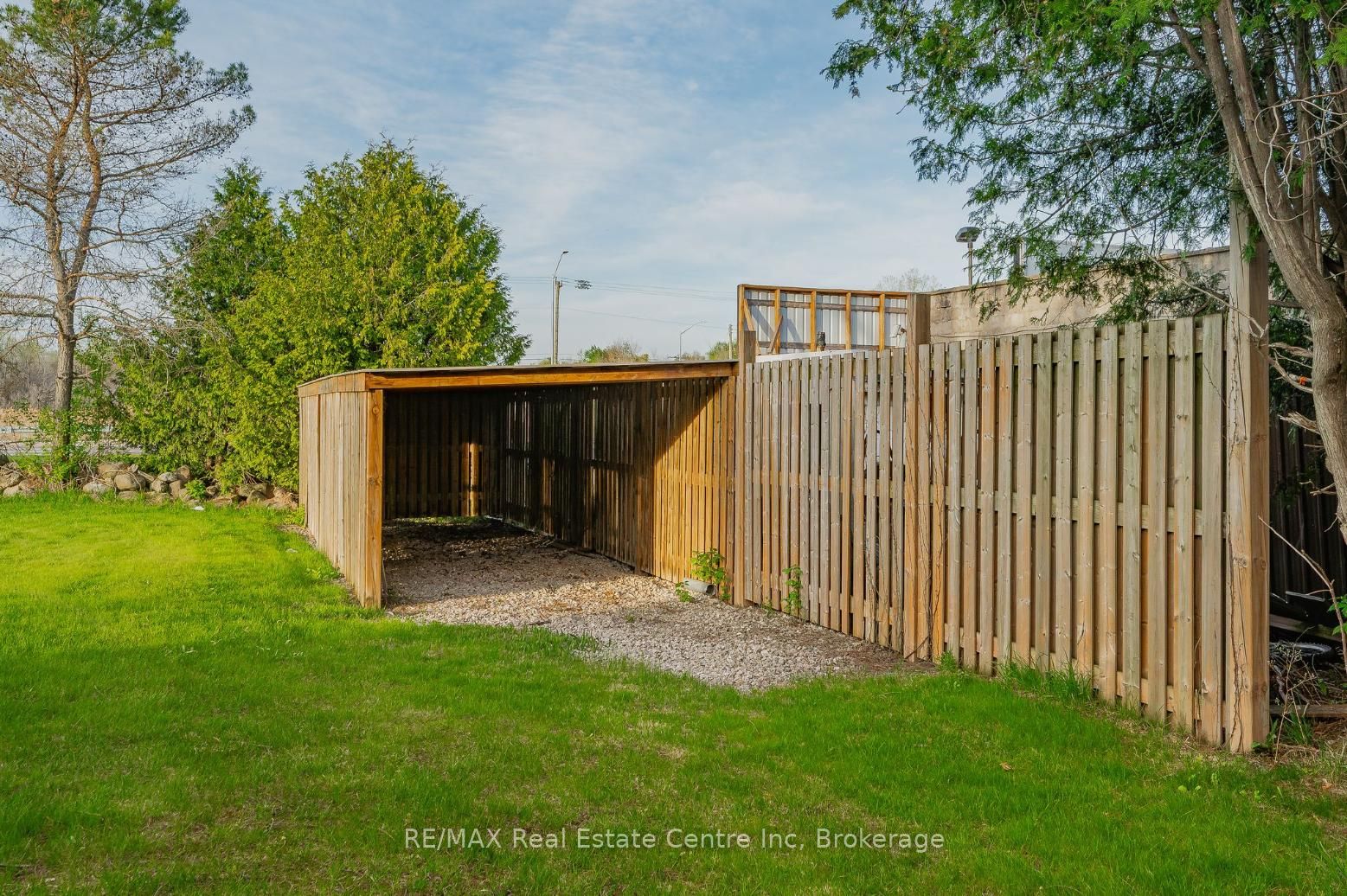 4 Brock Road N Property Photo 23