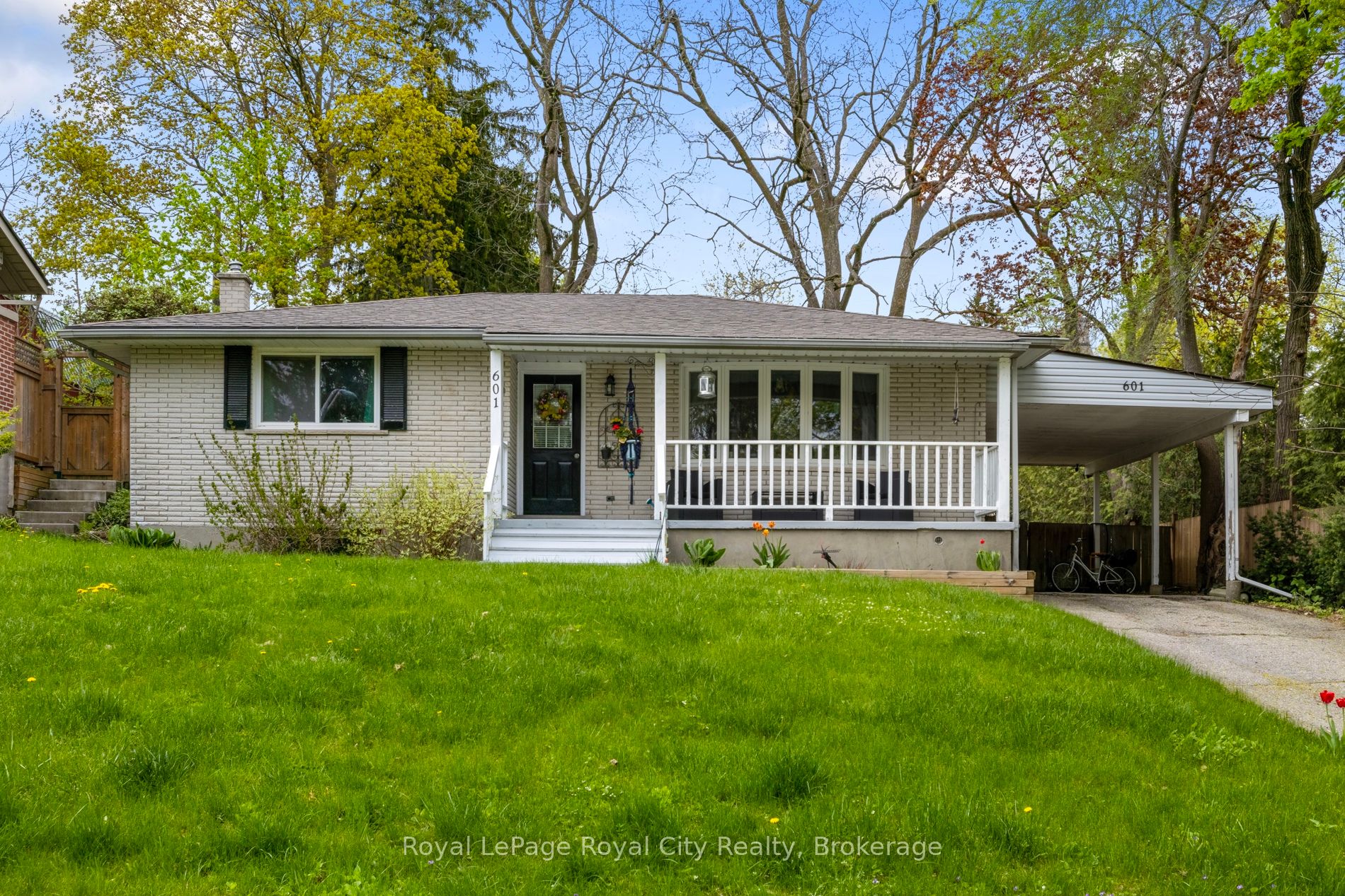 601 Colquhoun Street Property Photo 1