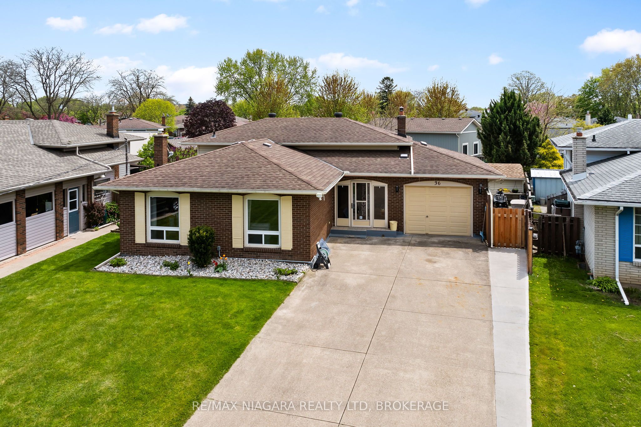 36 Bendingroad Crescent Property Photo 1