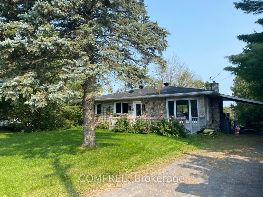2055 Principale Street Property Photo 1