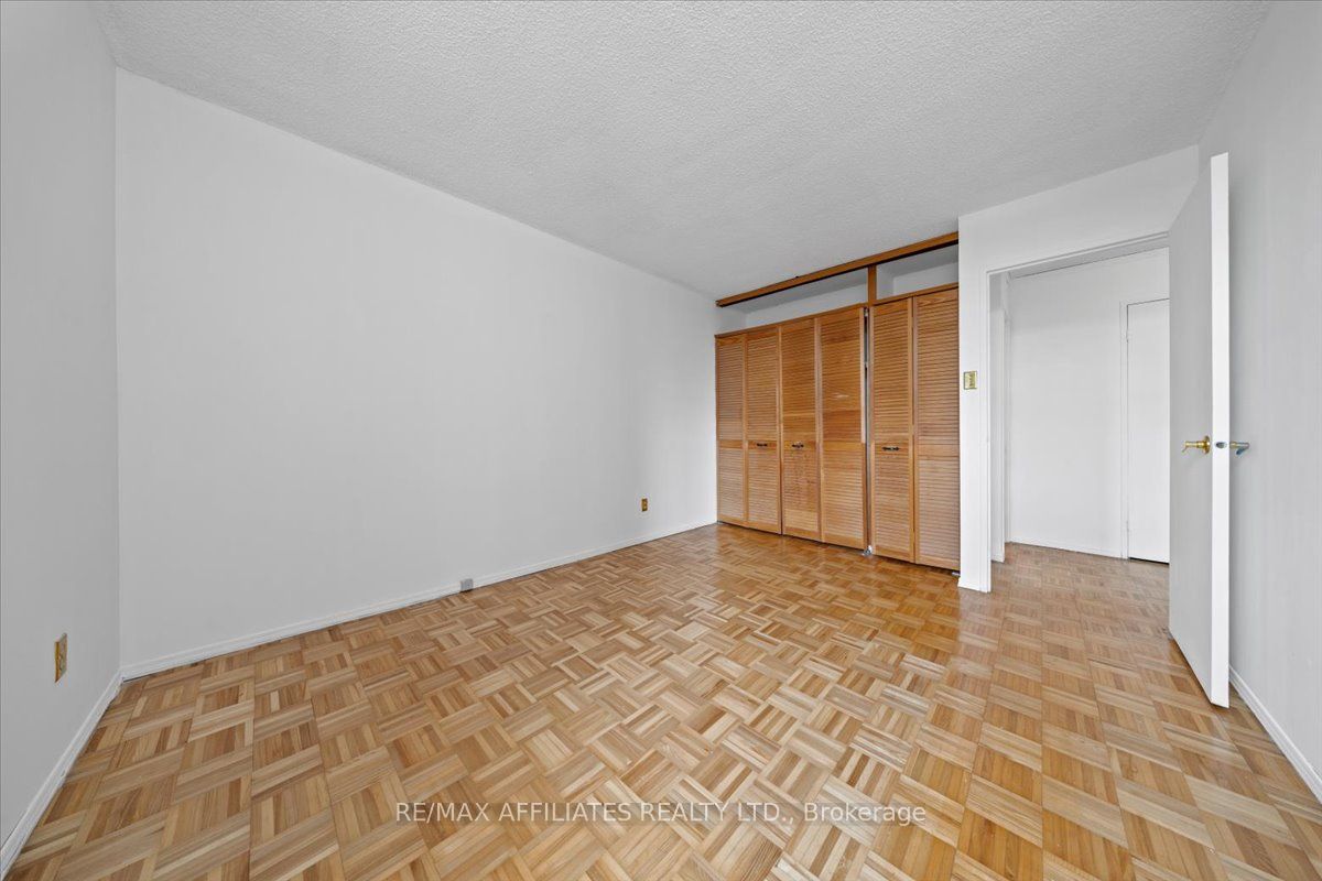 #706 - 2000 Jasmine Crescent Property Photo 7
