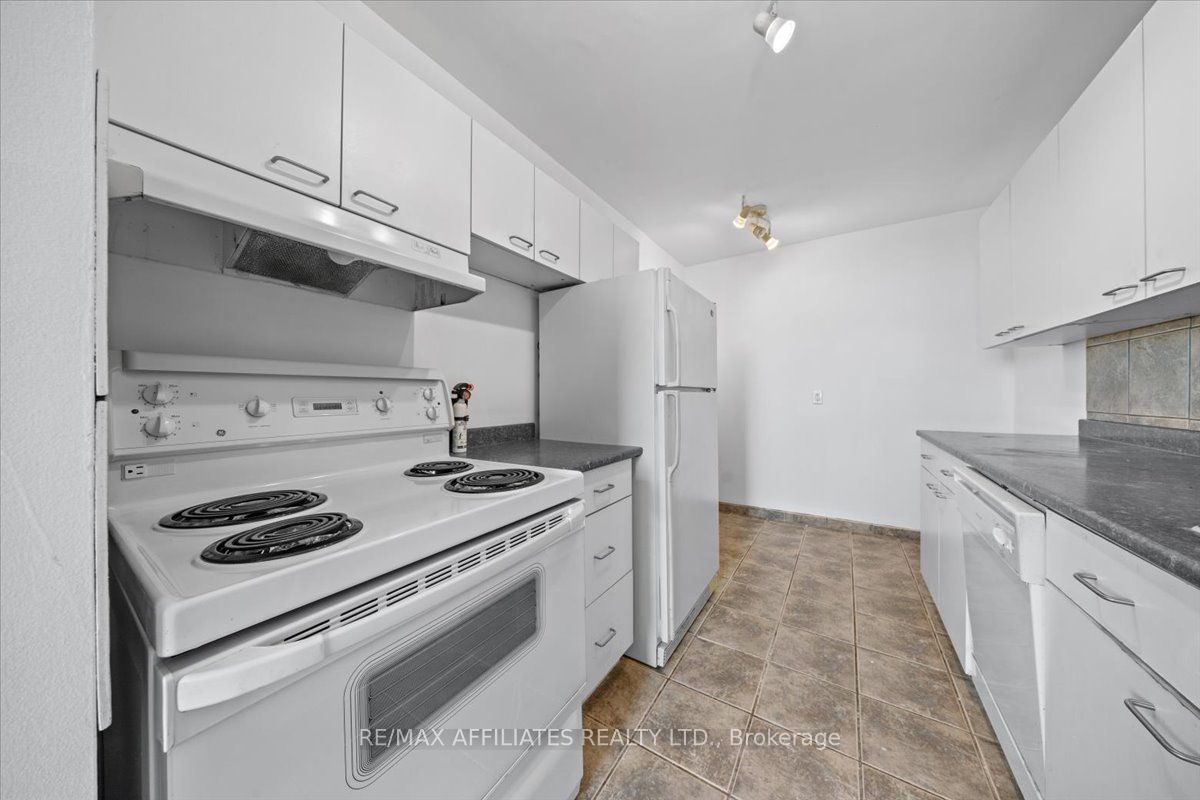 #706 - 2000 Jasmine Crescent Property Photo 18