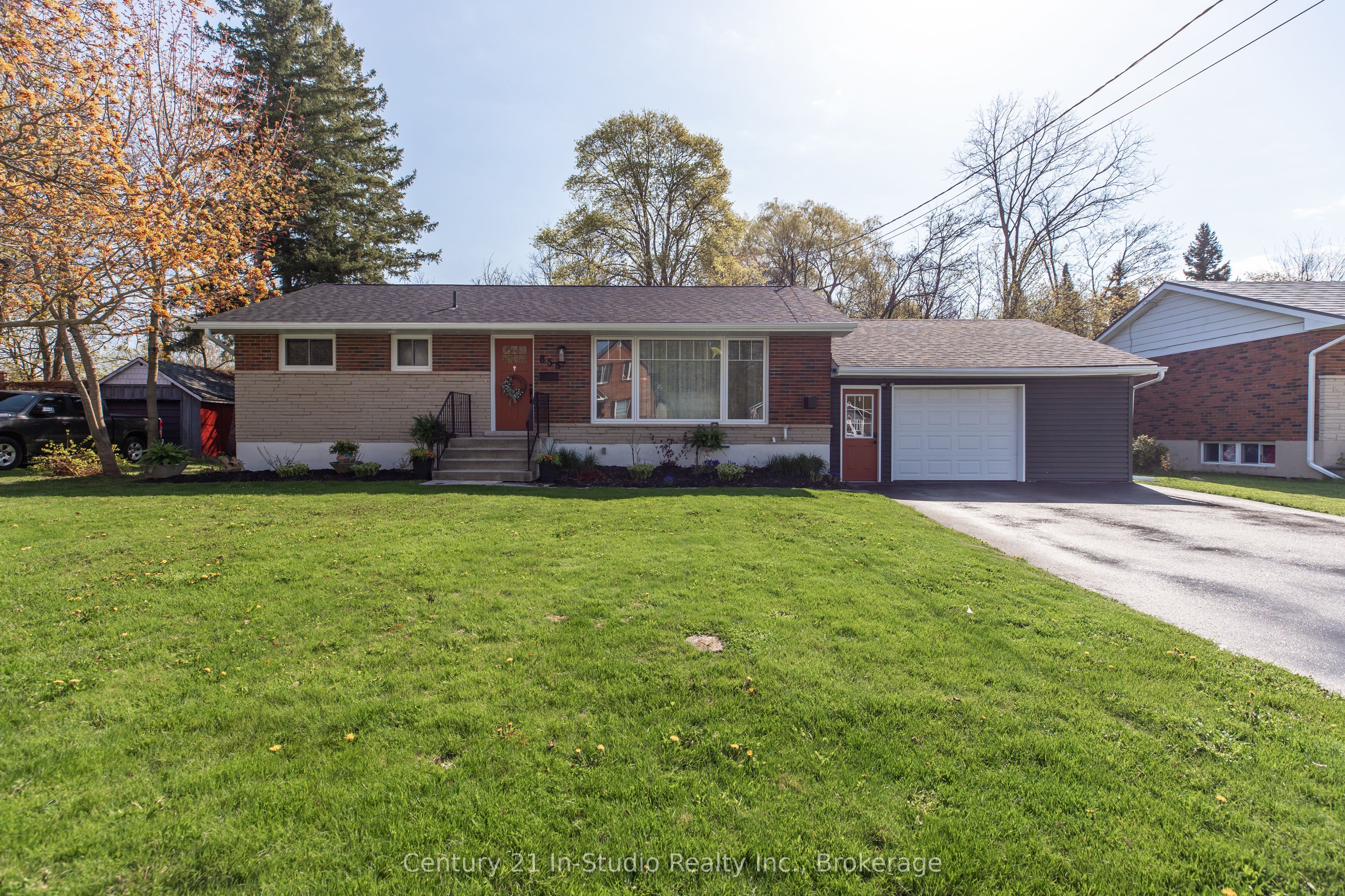 855 8th Avenue Property Photo