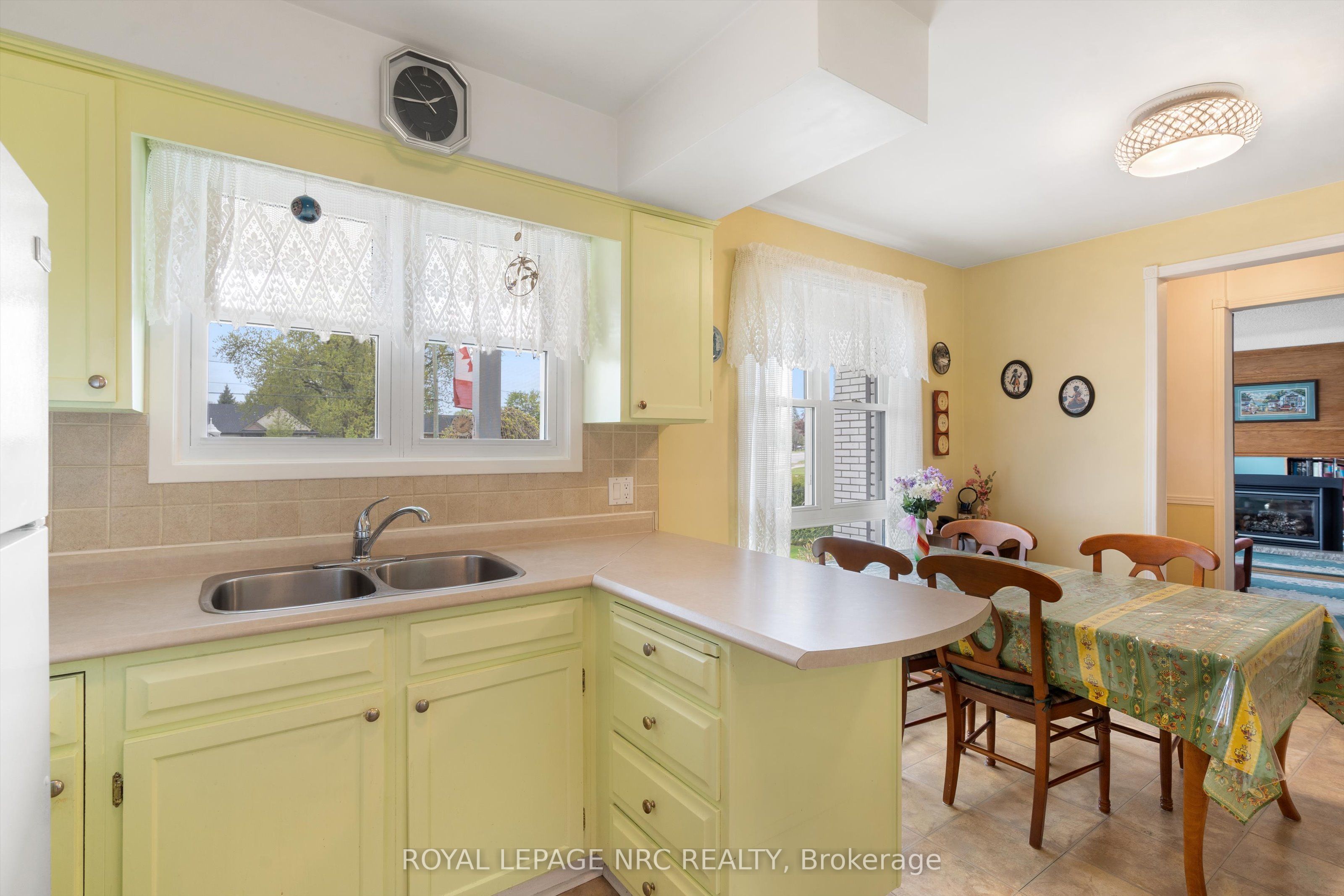 96 Lakeshore Road Property Photo 11