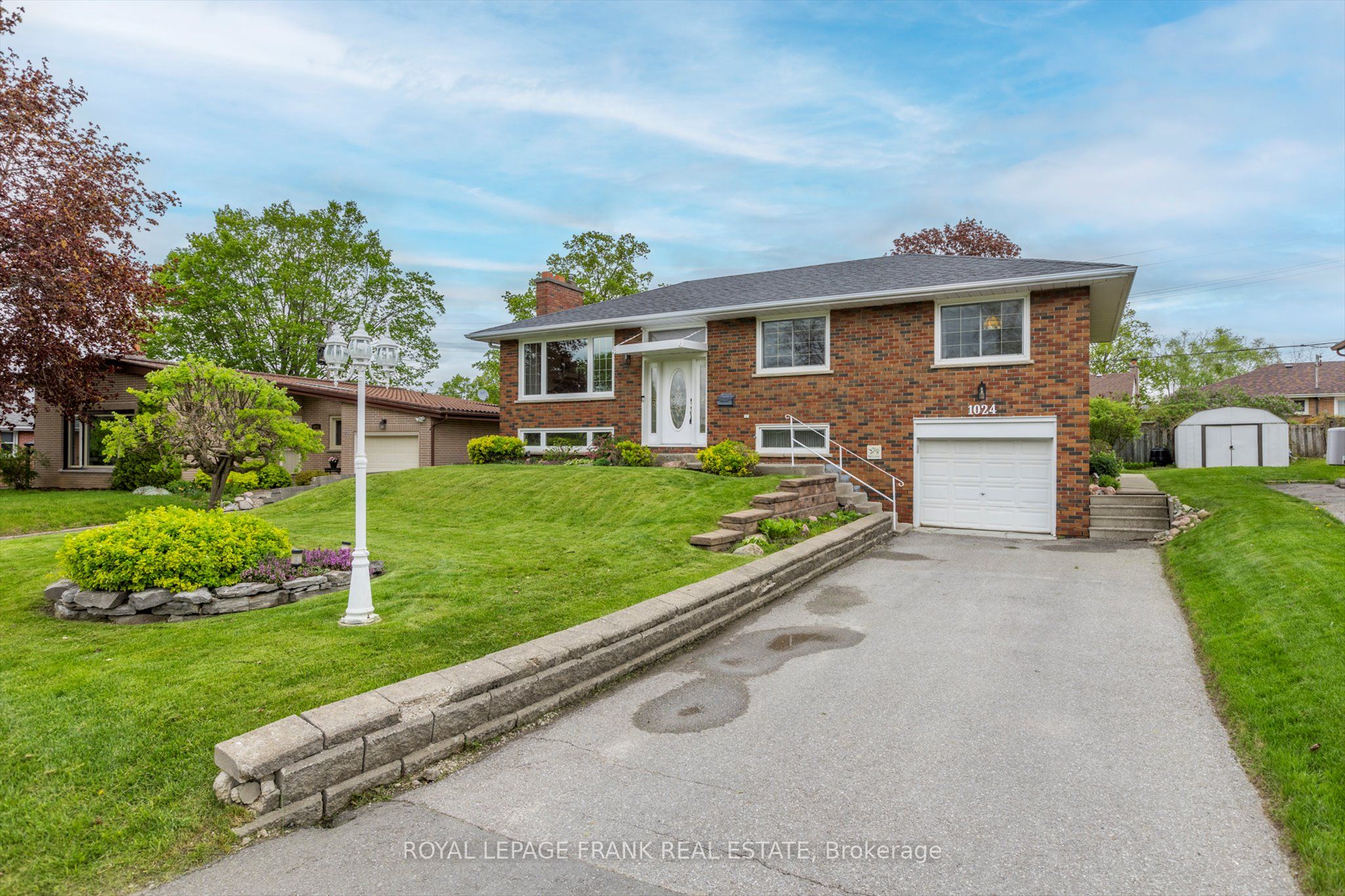 1024 Hatfield Crescent Property Photo