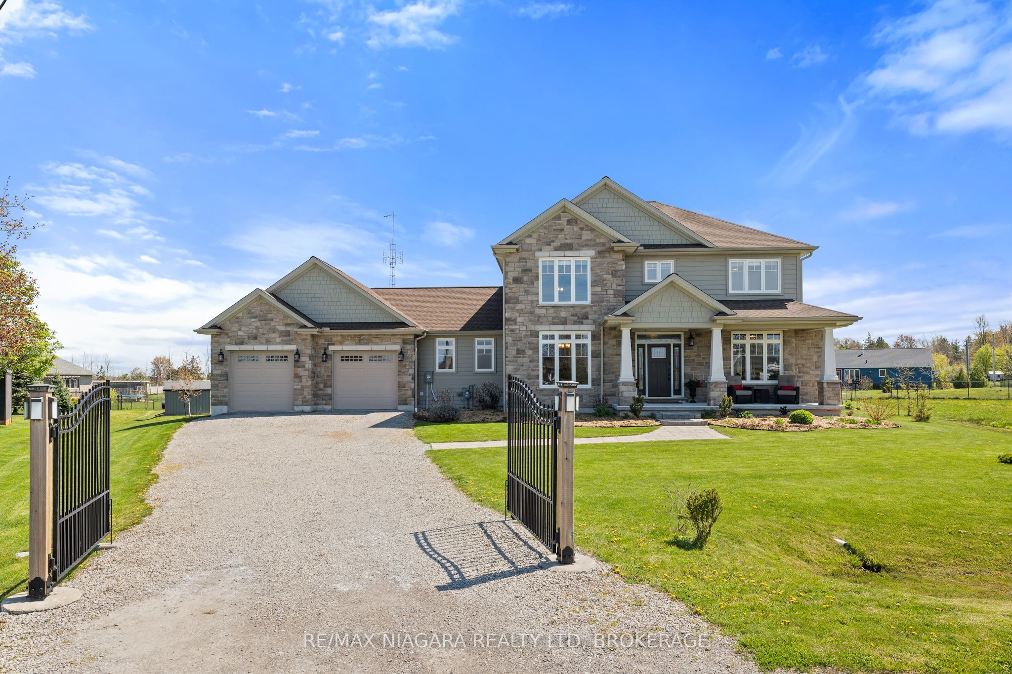 10 Clearwater Ct Property Photo 1