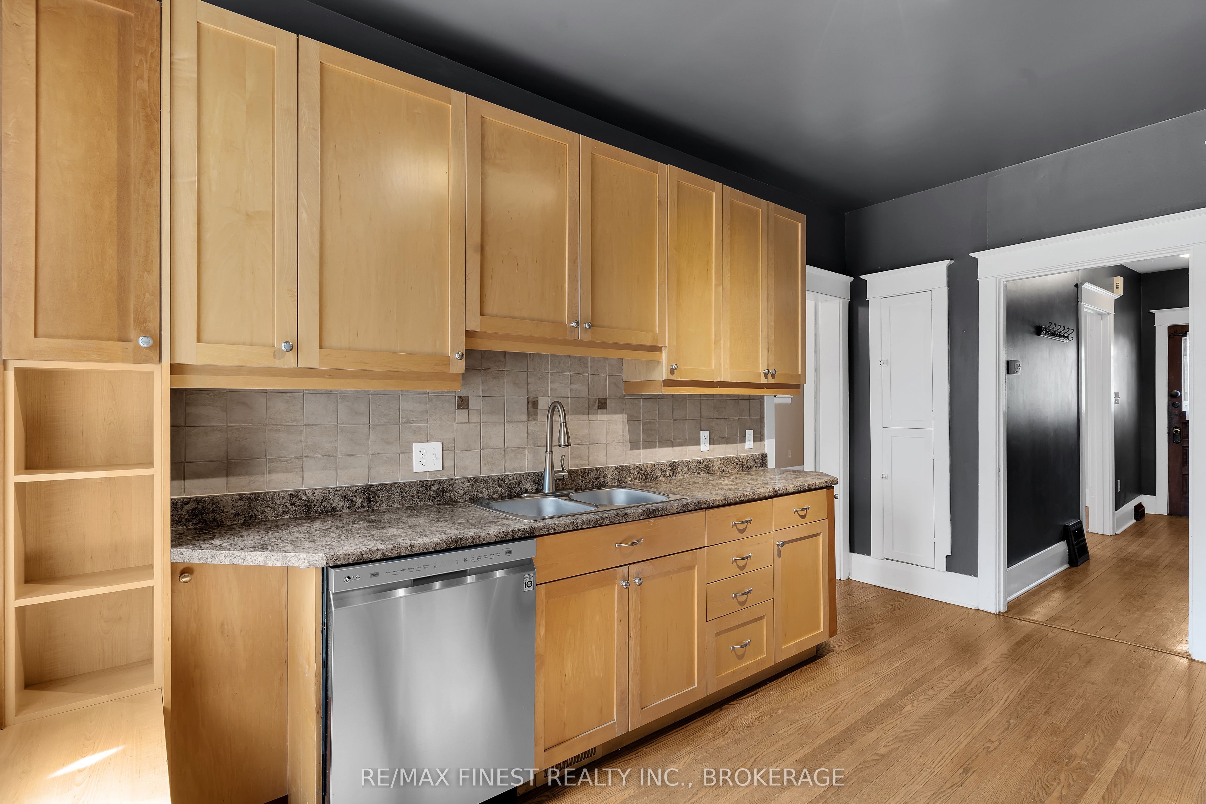 369 Victoria Street Property Photo 10