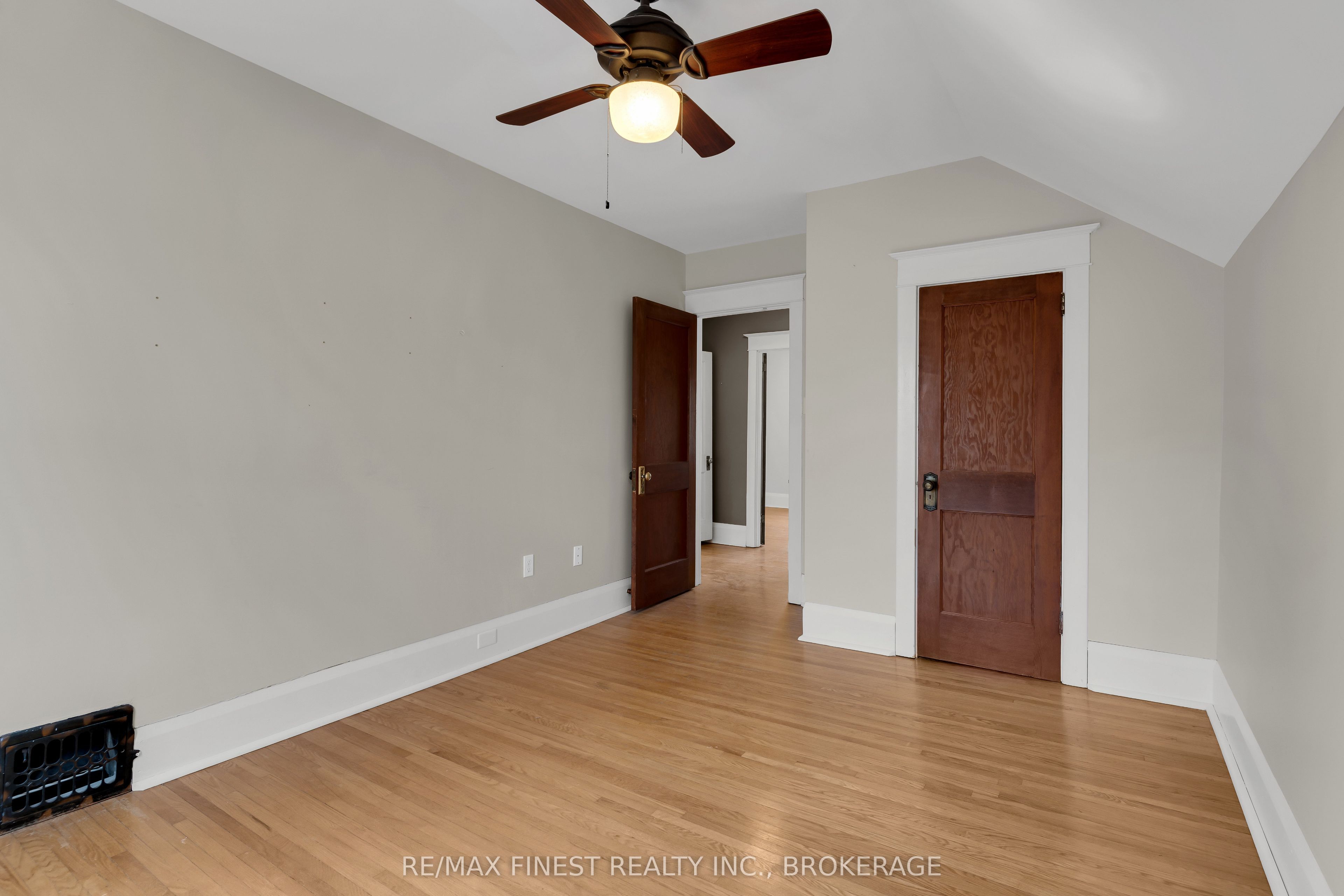369 Victoria Street Property Photo 17