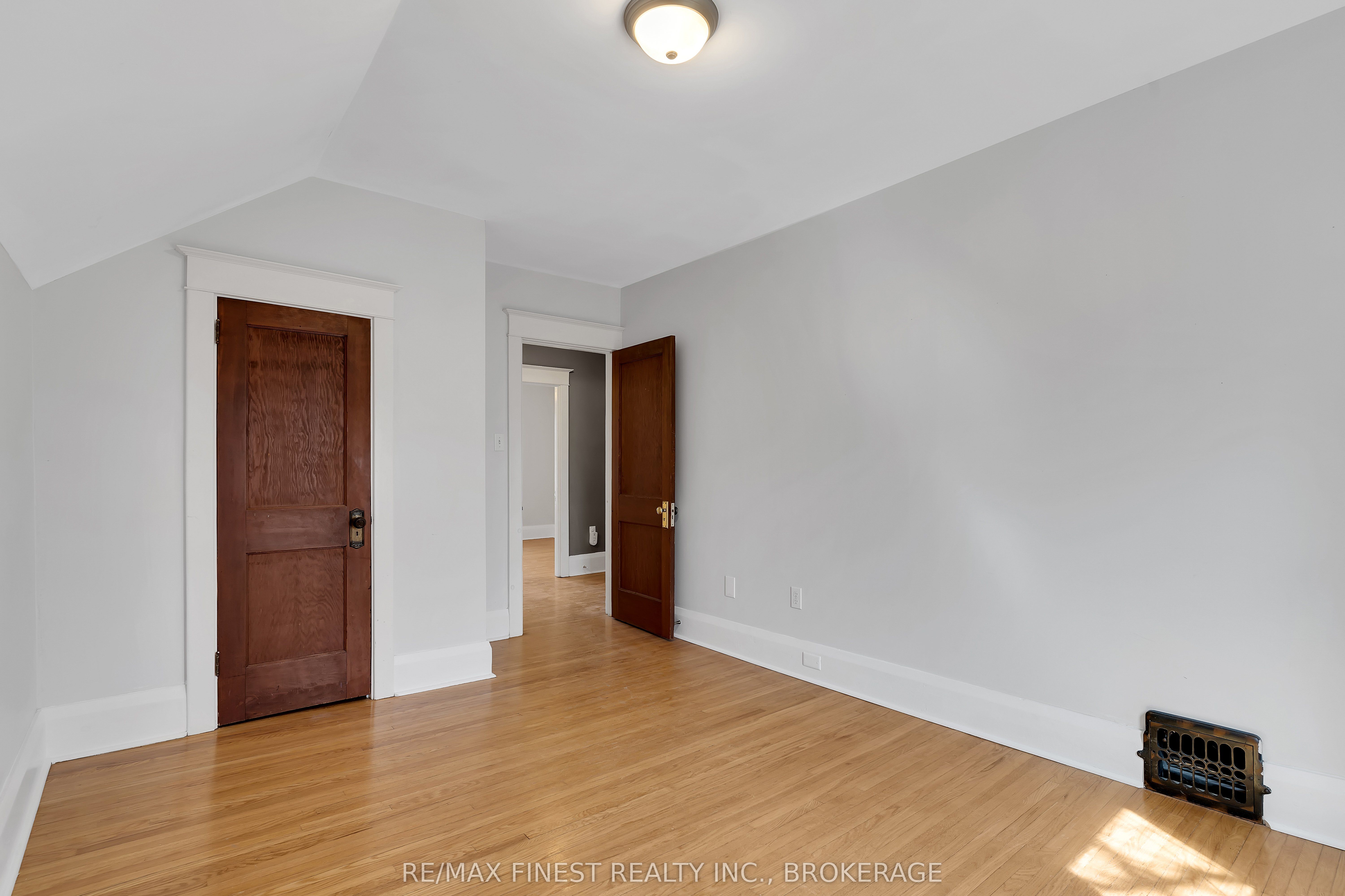 369 Victoria Street Property Photo 19
