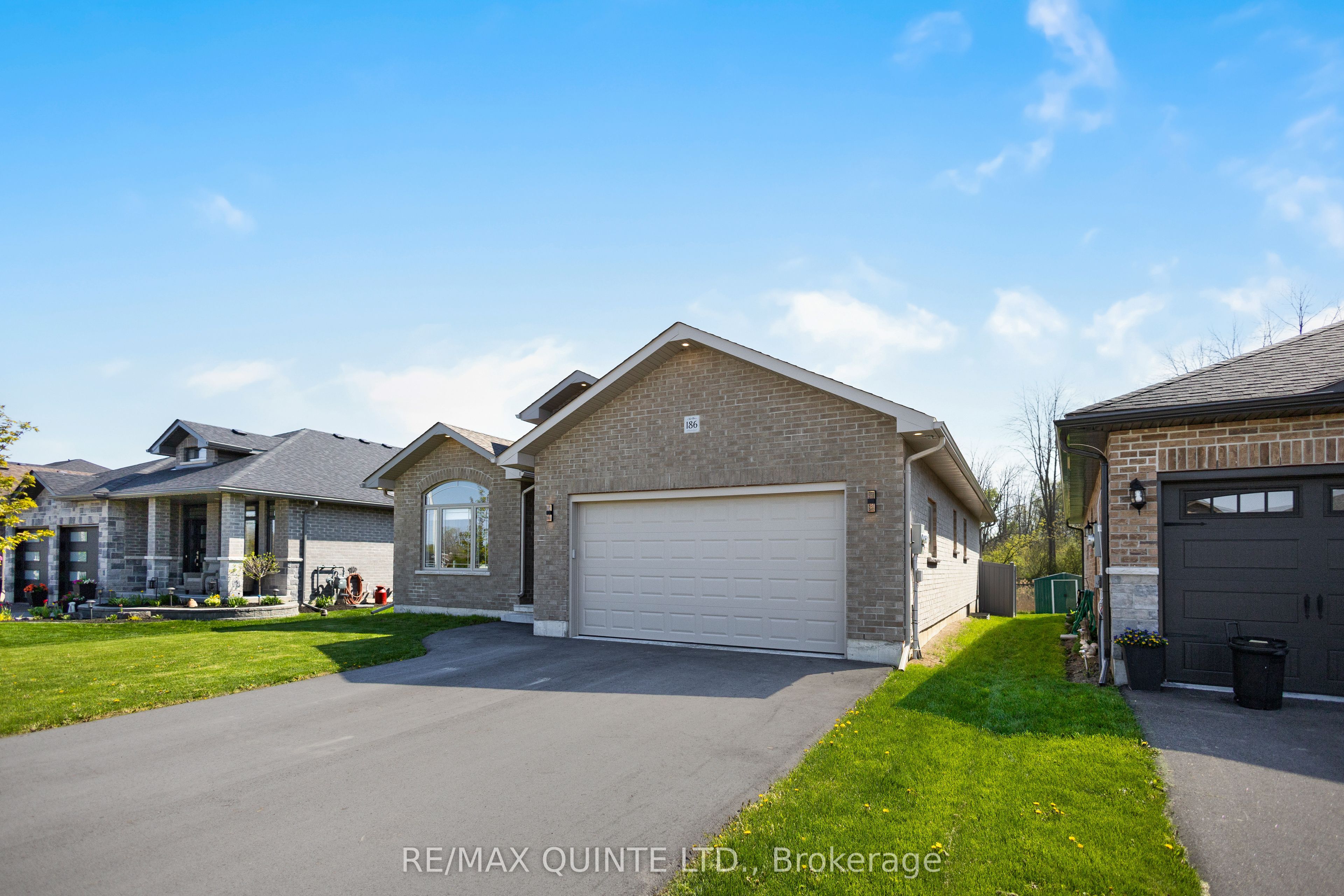 186 Cherrywood Parkway Property Photo 3