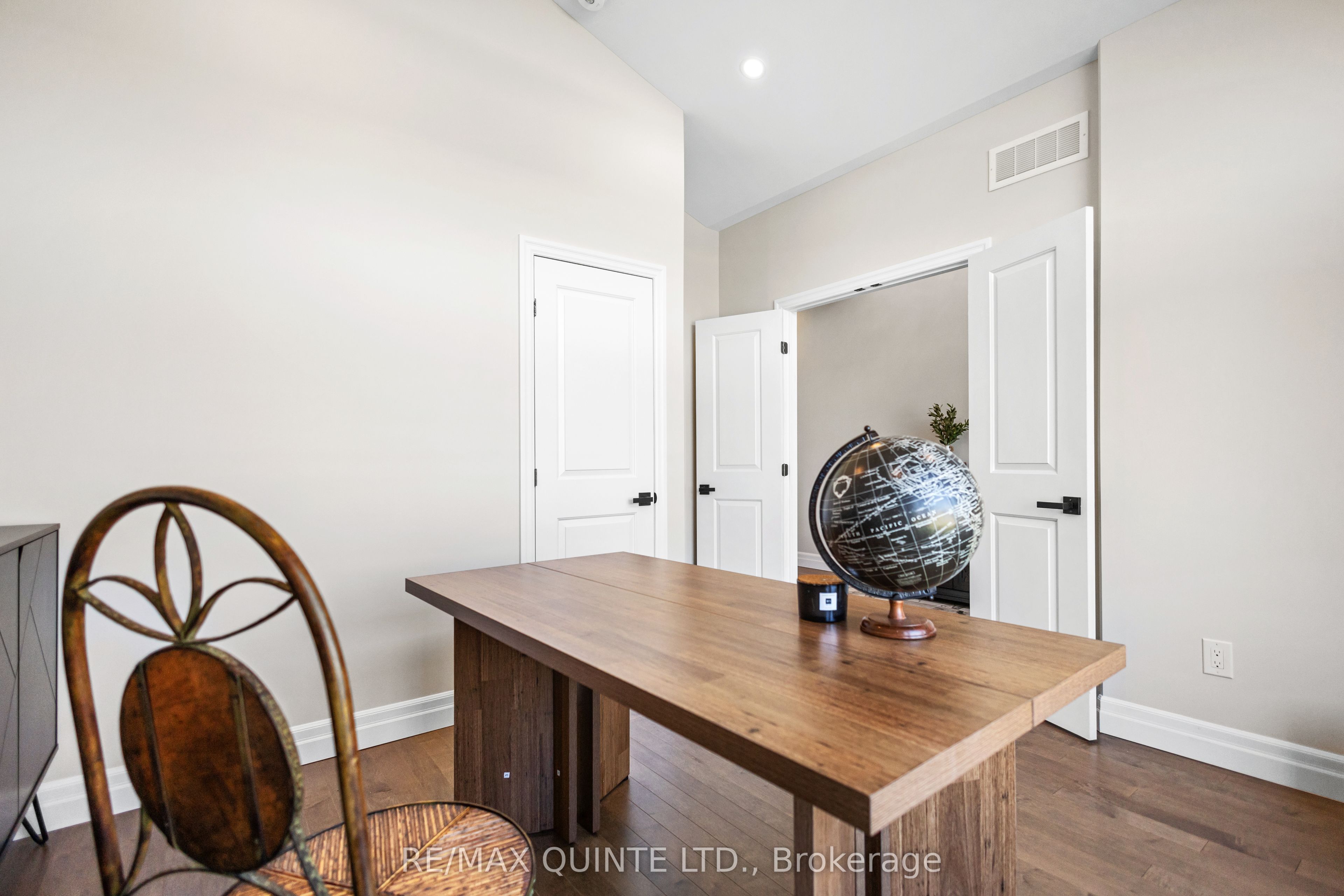 186 Cherrywood Parkway Property Photo 12