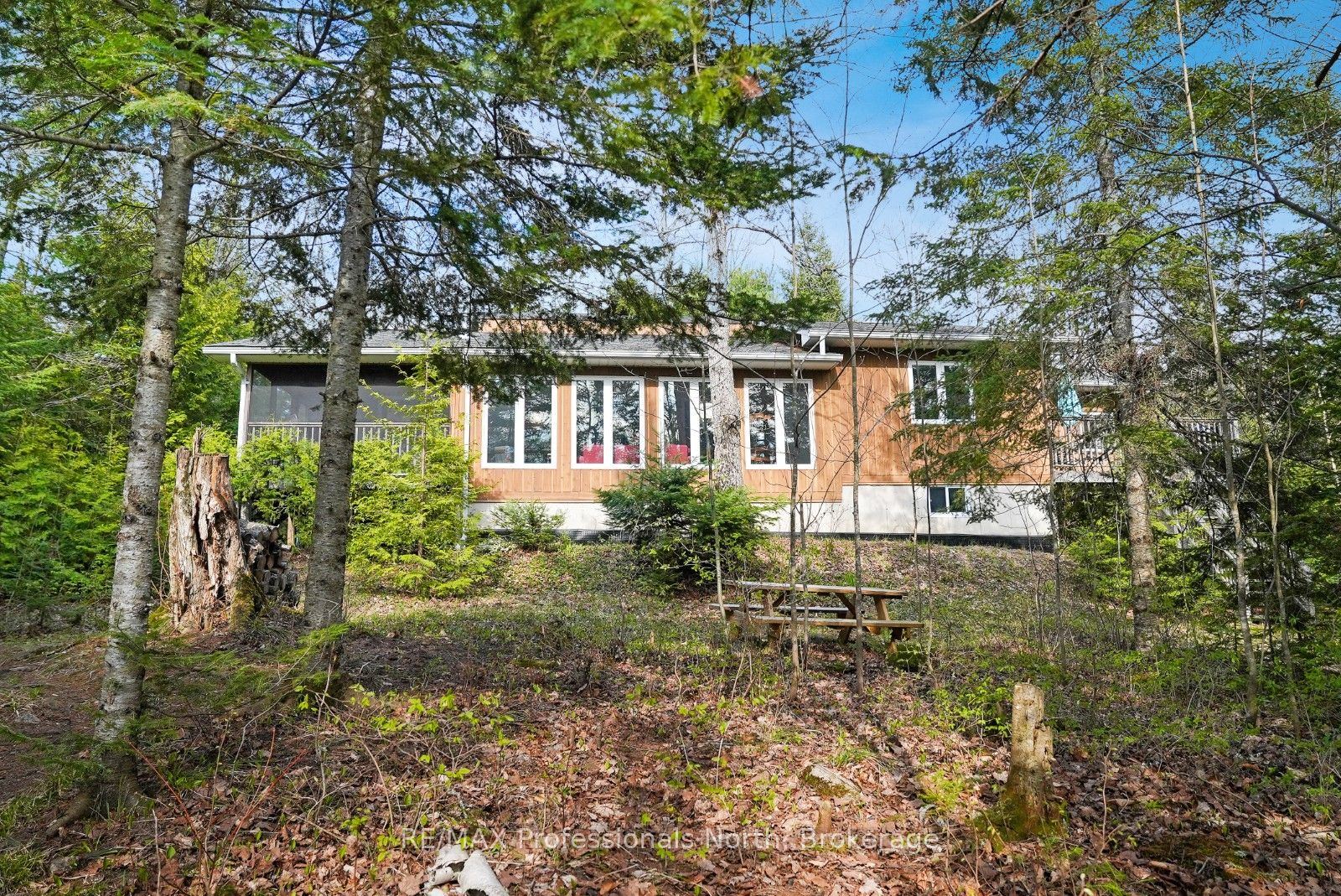 1073 Driftwood Bay Drive Property Photo