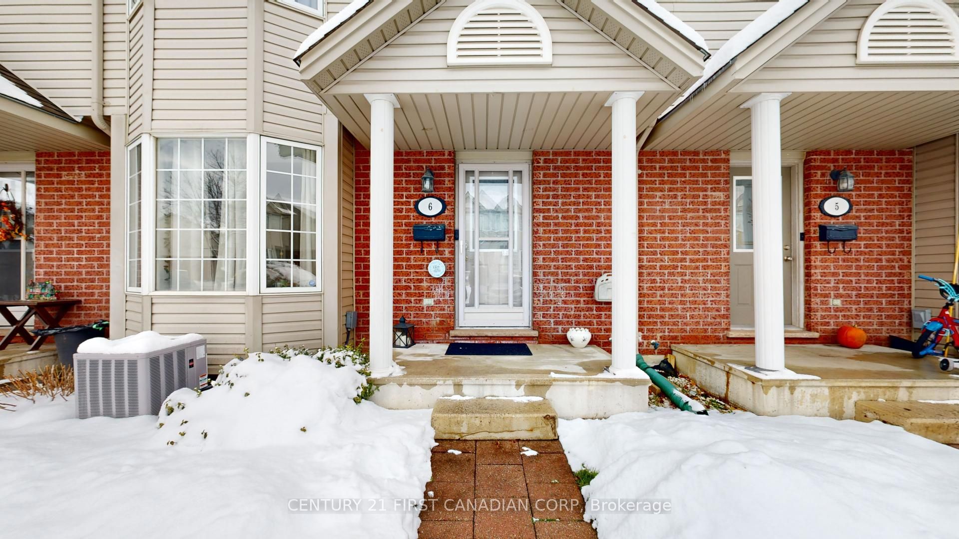20 Kernohan Pkwy Property Photo 1