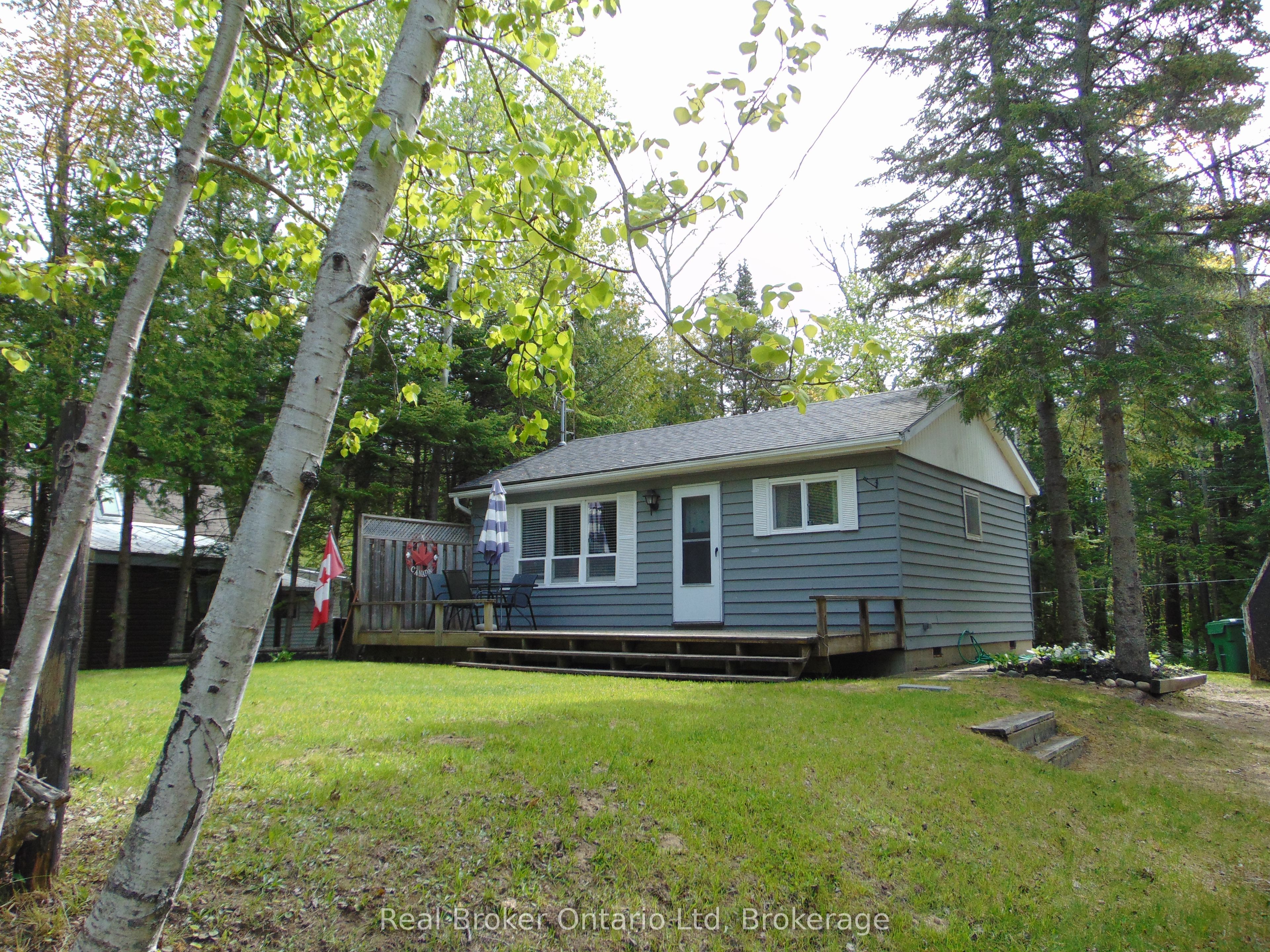 42 Thompson Avenue S Property Photo 1
