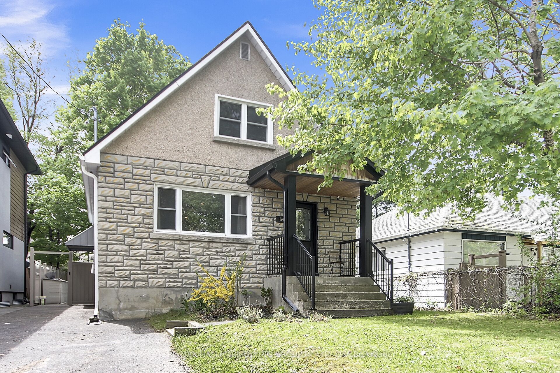 544 Guy St Property Photo