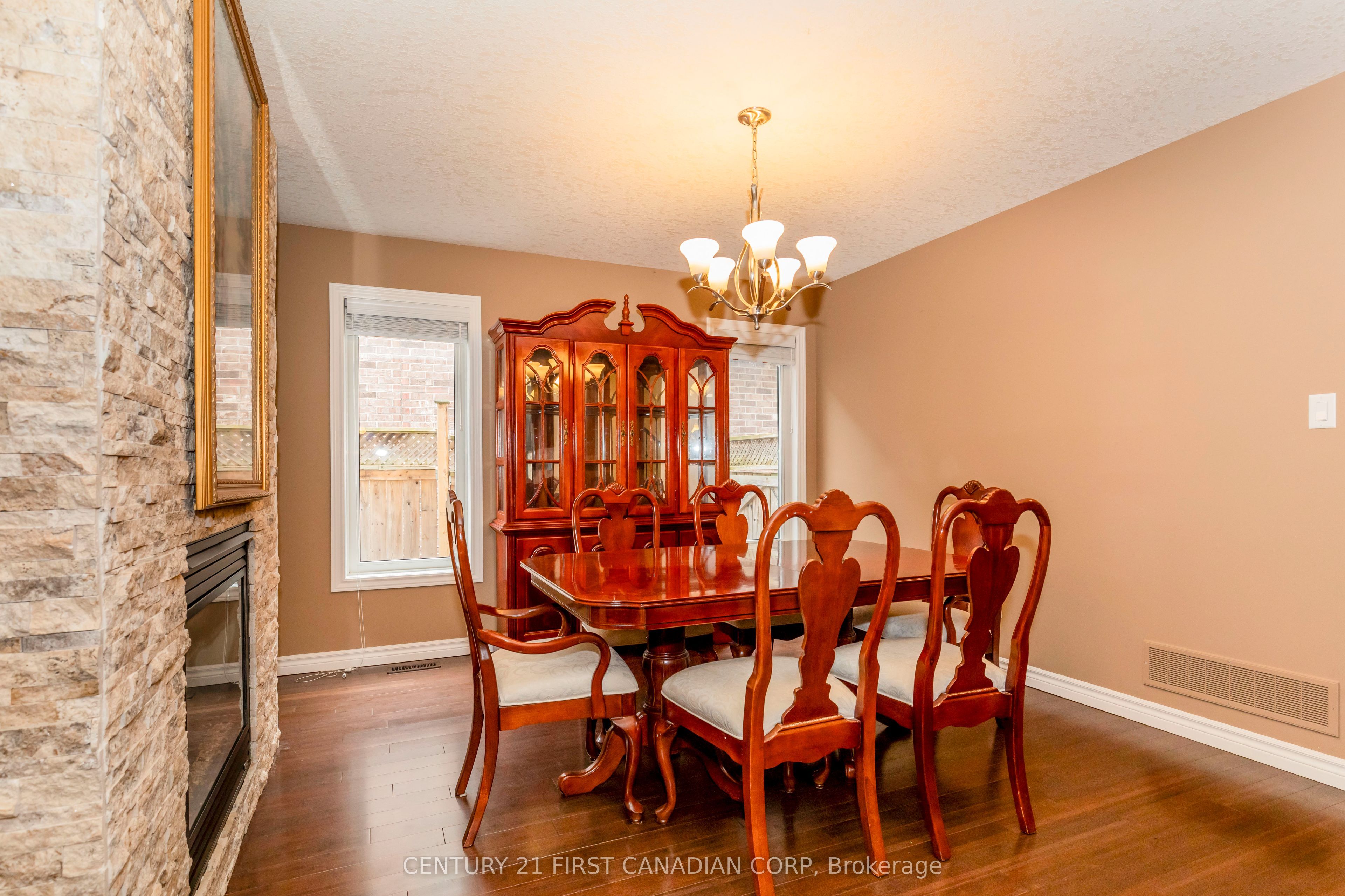 3337 Paulpeel Avenue Property Photo 9