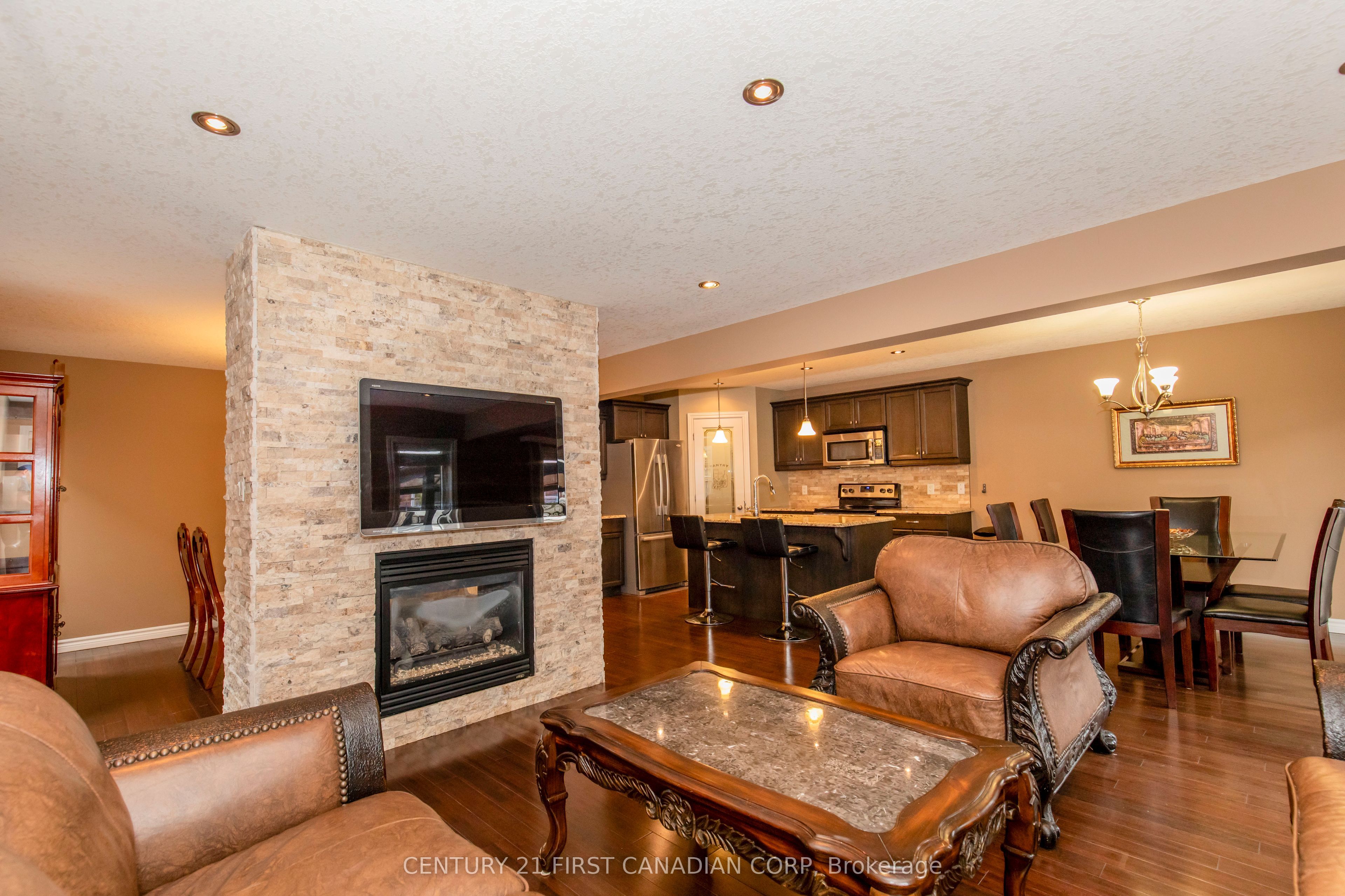3337 Paulpeel Avenue Property Photo 15