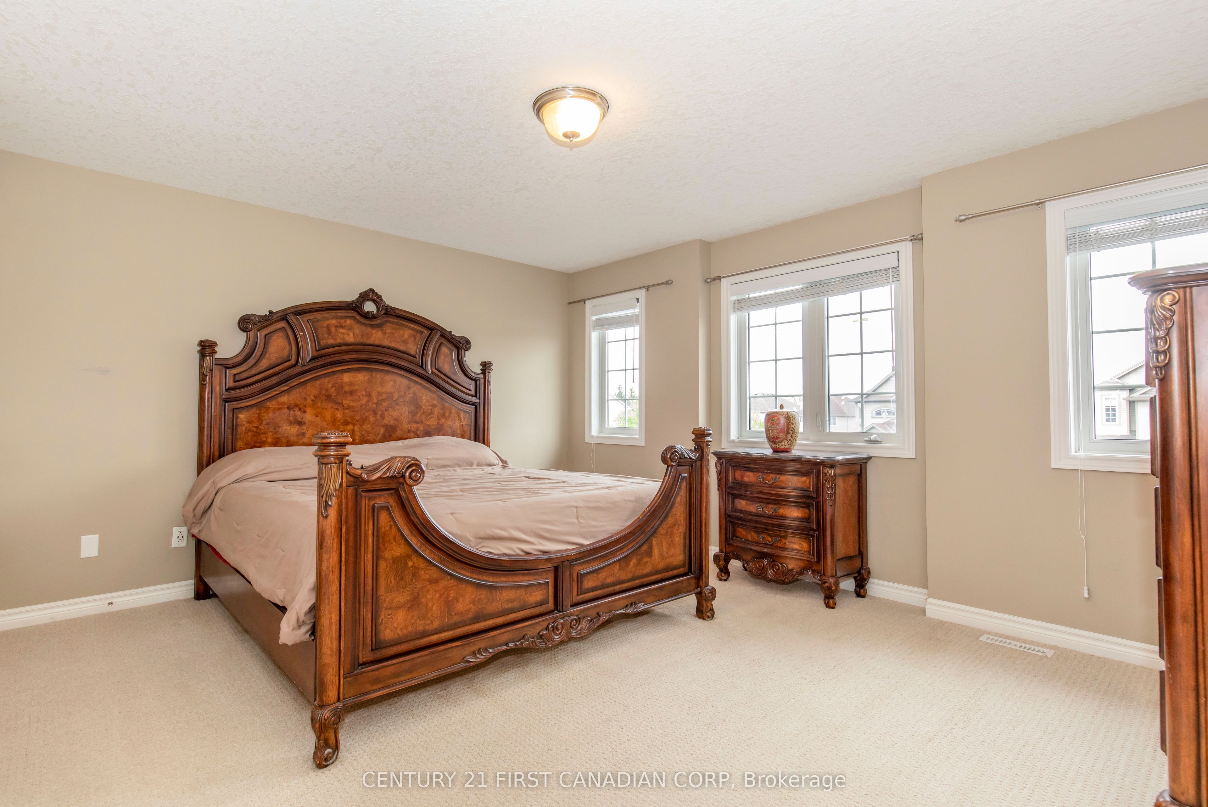 3337 Paulpeel Avenue Property Photo 19