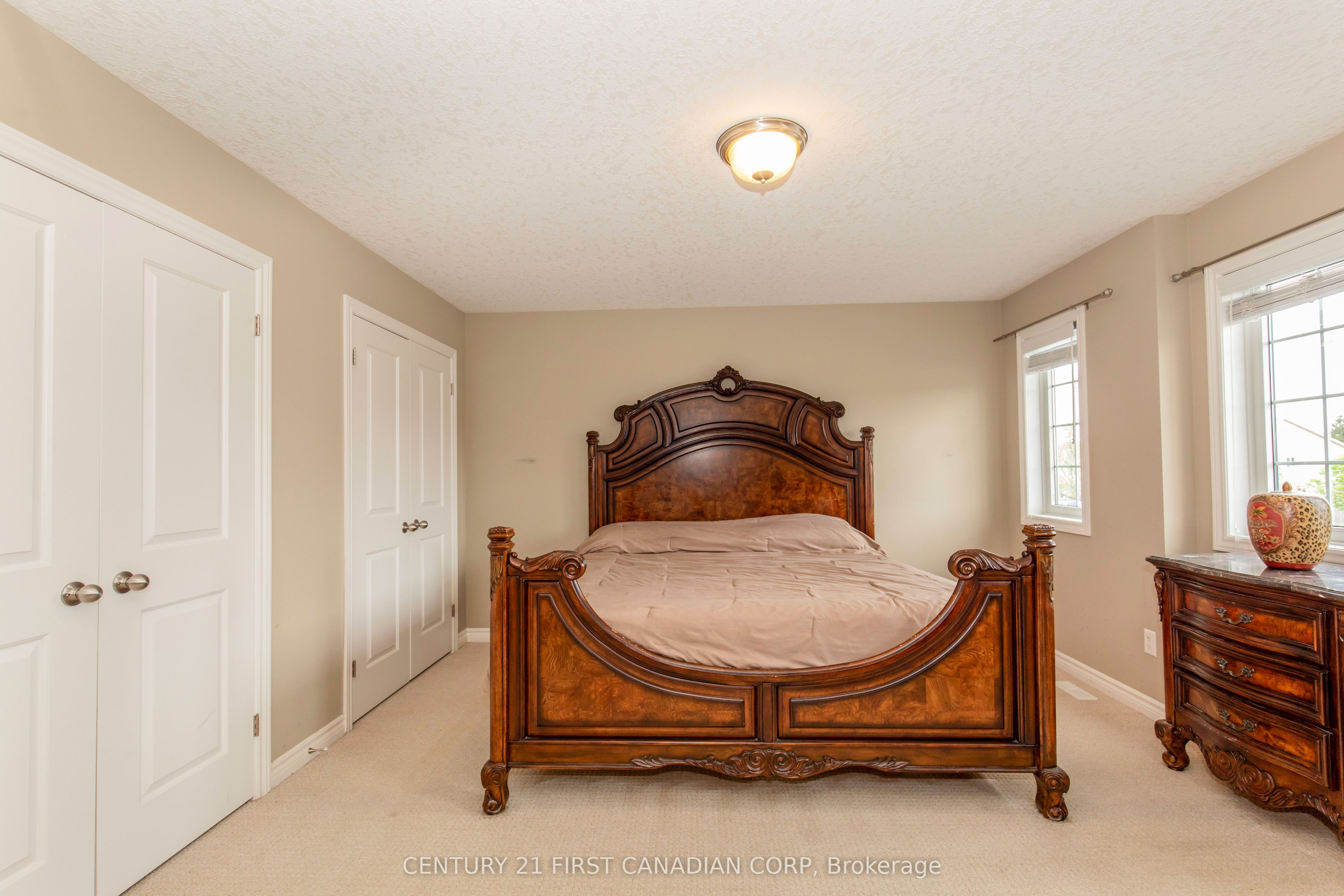 3337 Paulpeel Avenue Property Photo 20