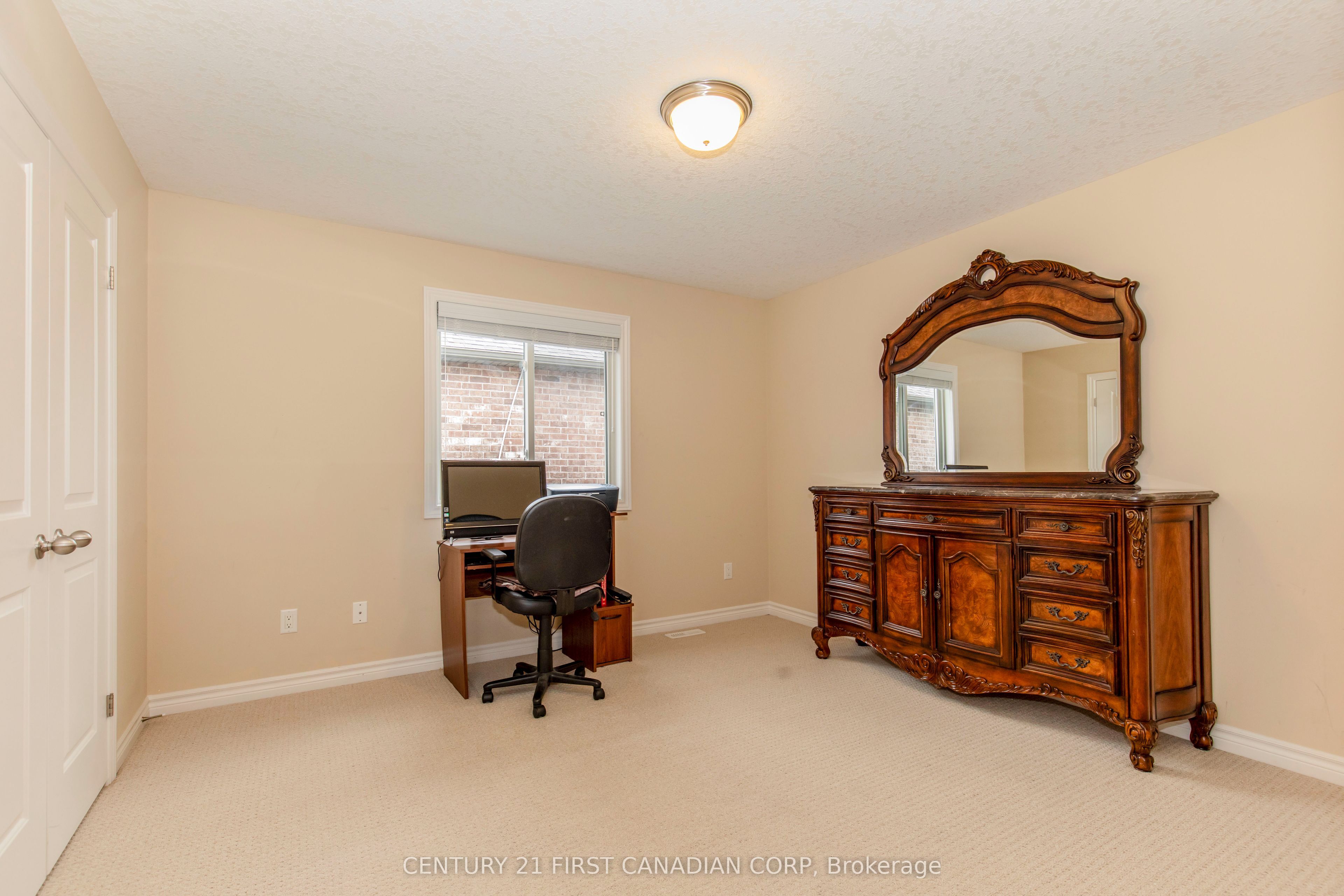 3337 Paulpeel Avenue Property Photo 24