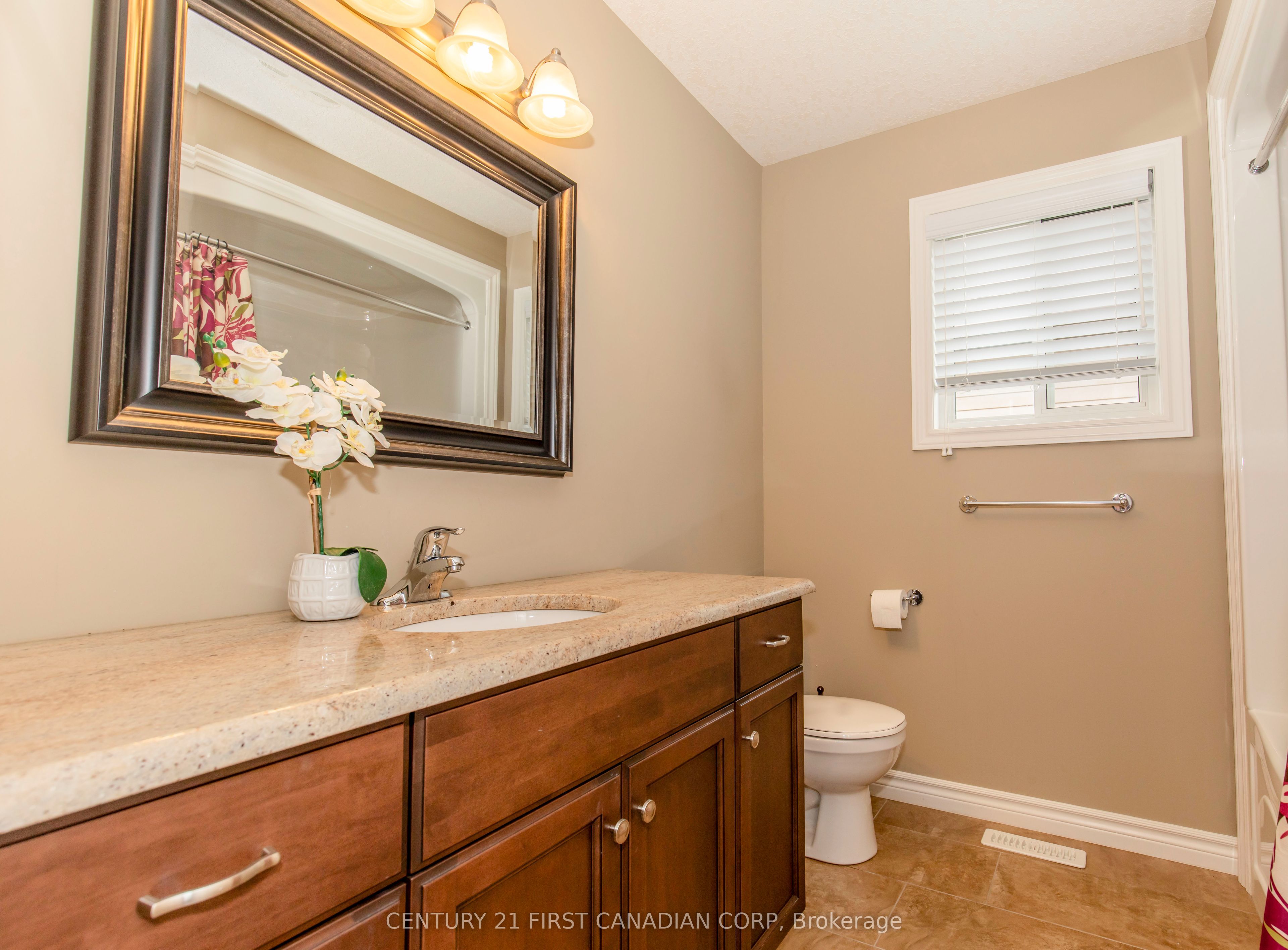 3337 Paulpeel Avenue Property Photo 28
