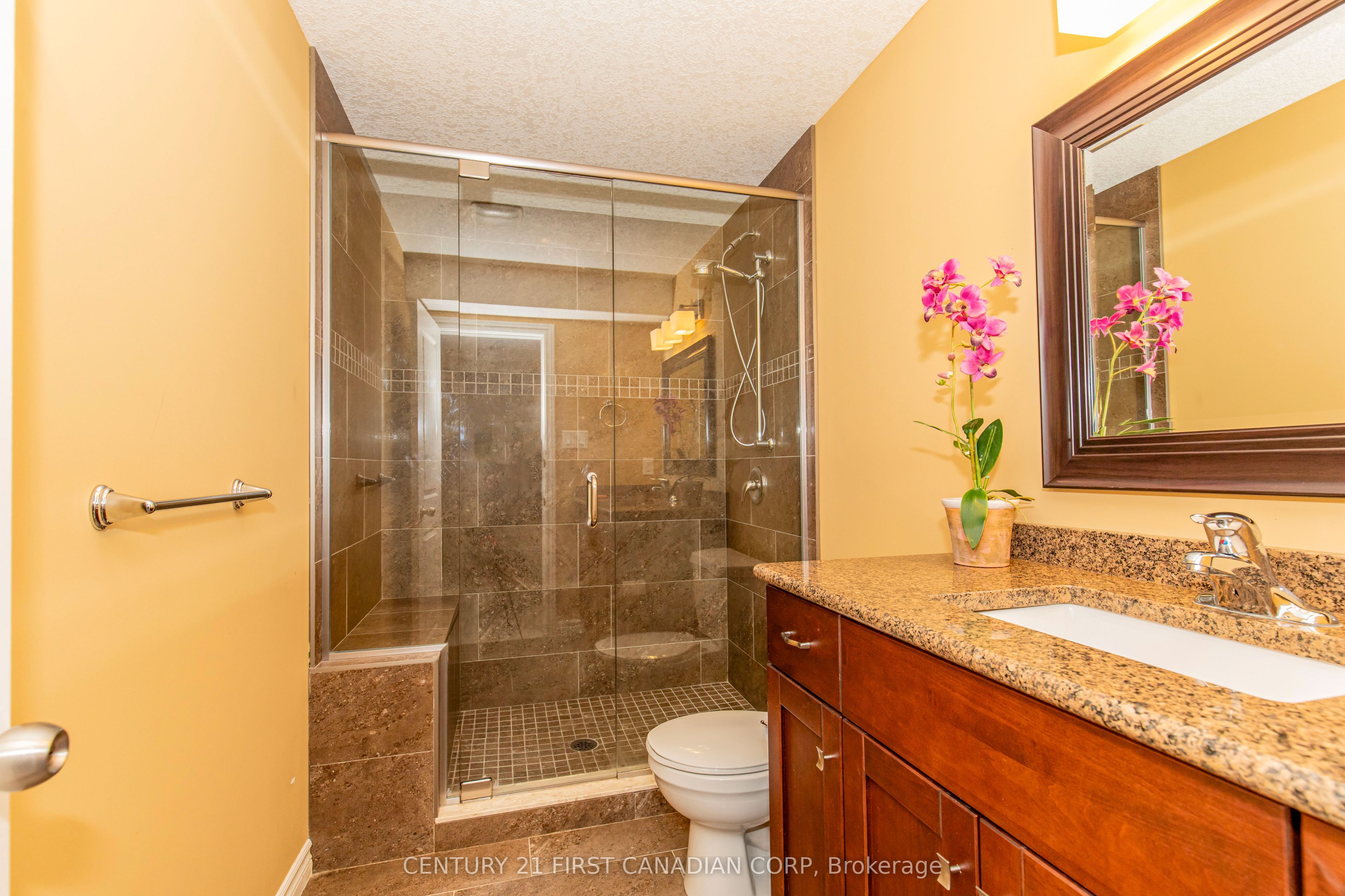 3337 Paulpeel Avenue Property Photo 37