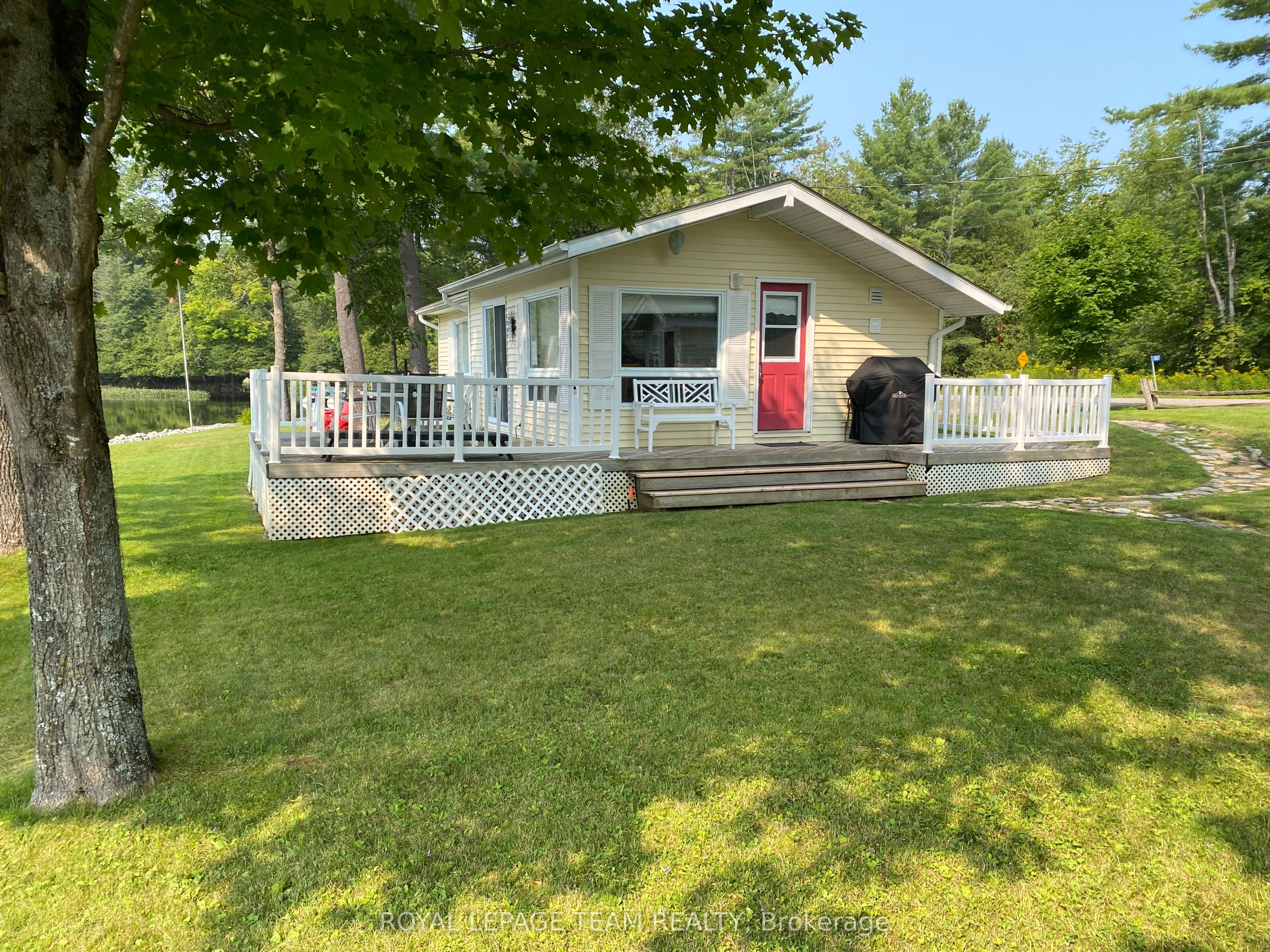 3957 Elphin-maberly Road Property Photo 2