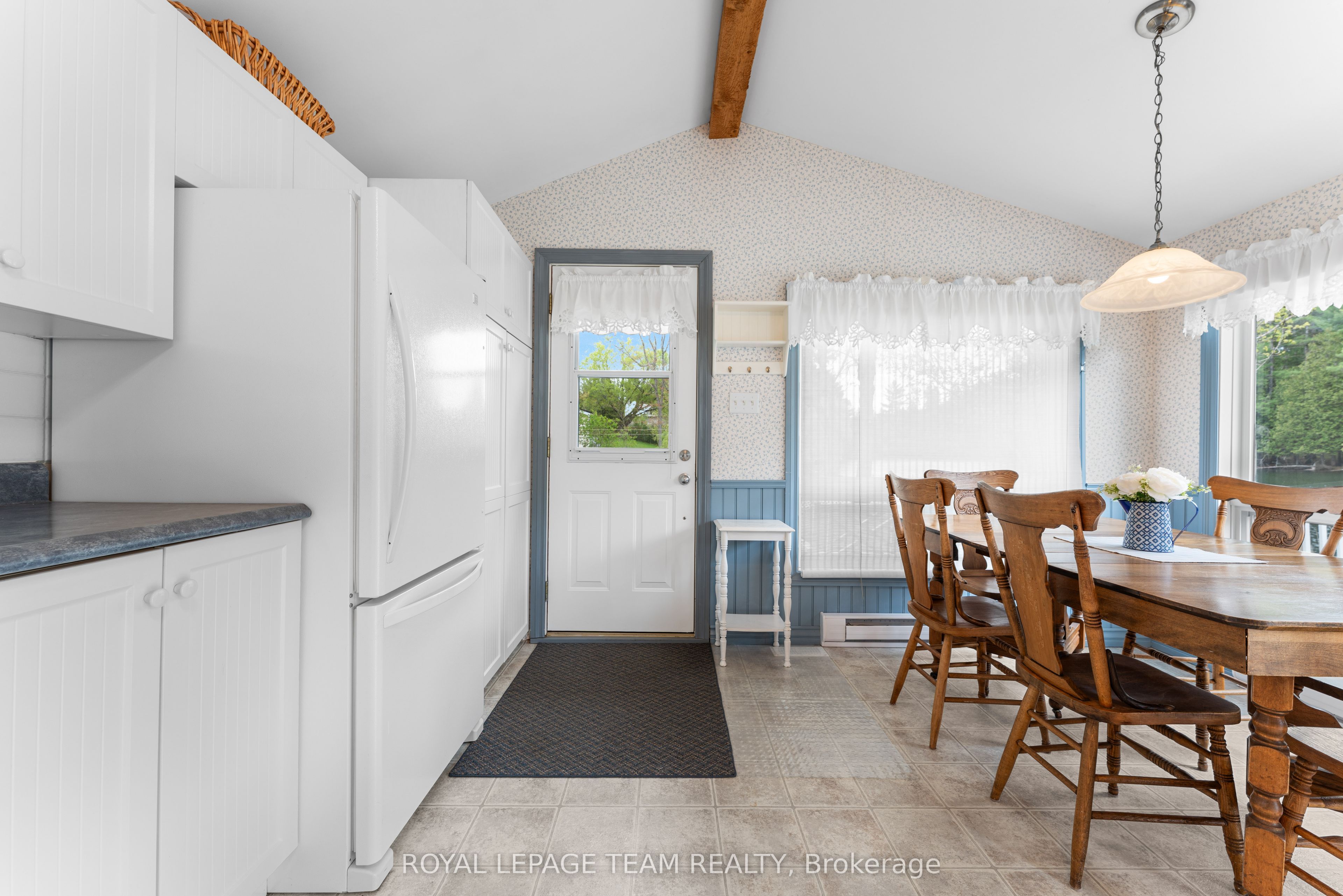 3957 Elphin-maberly Road Property Photo 17