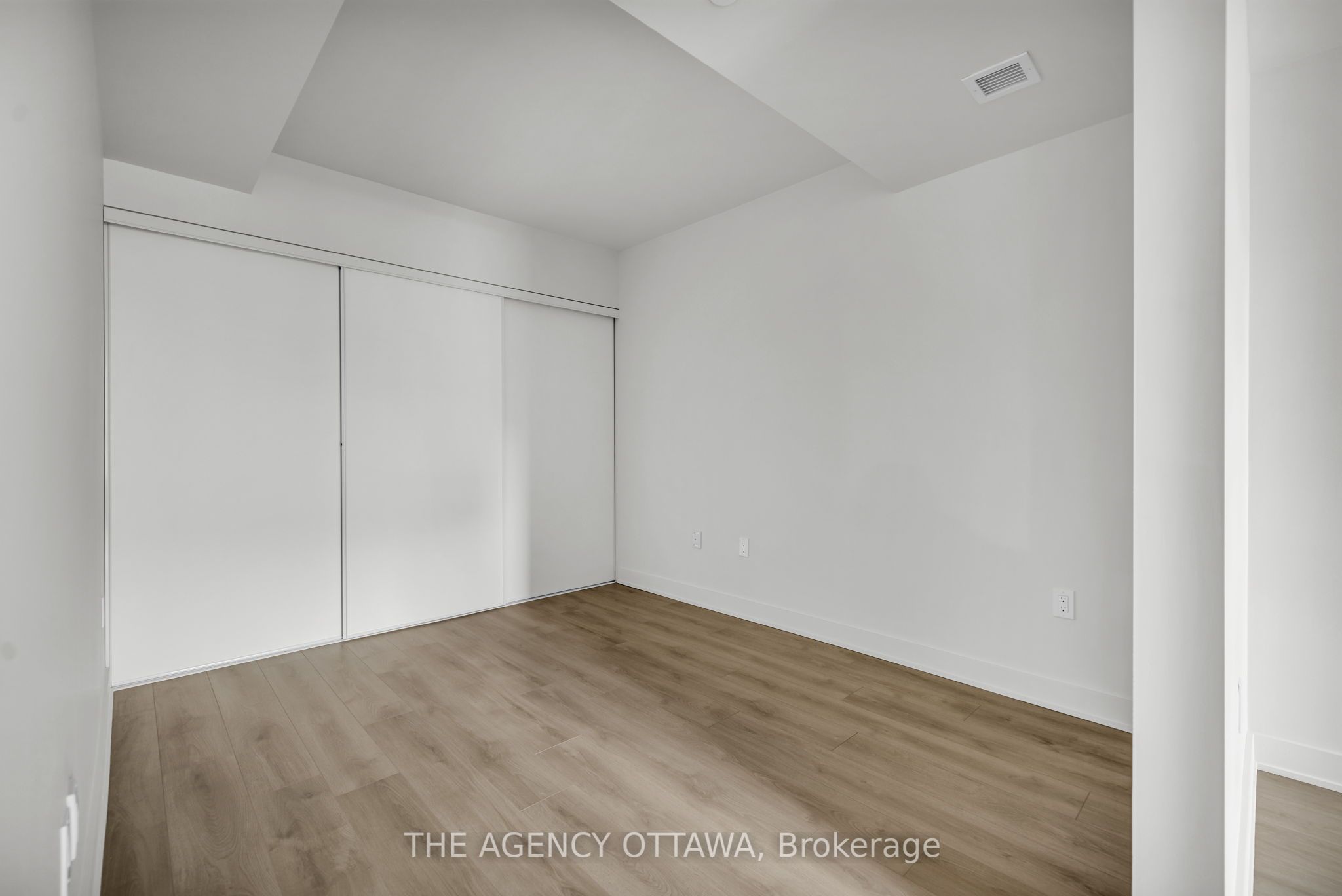 199 Rideau St Property Photo 10
