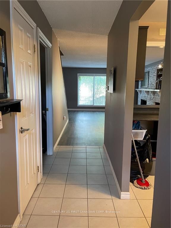 710 Wonderland Road S Property Photo 4