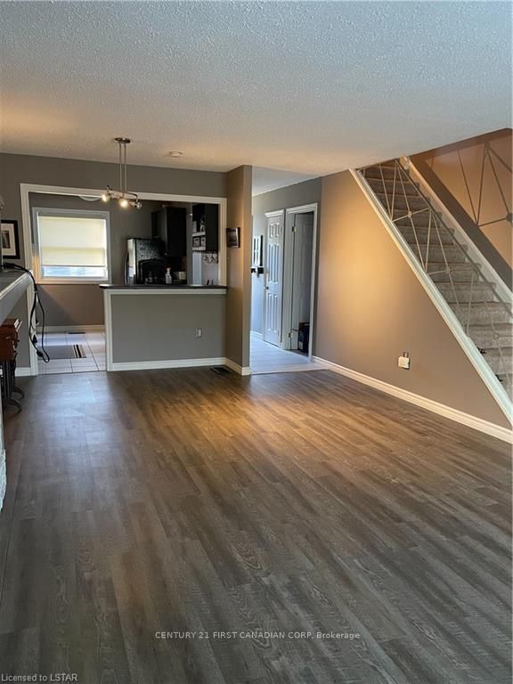 710 Wonderland Road S Property Photo 6