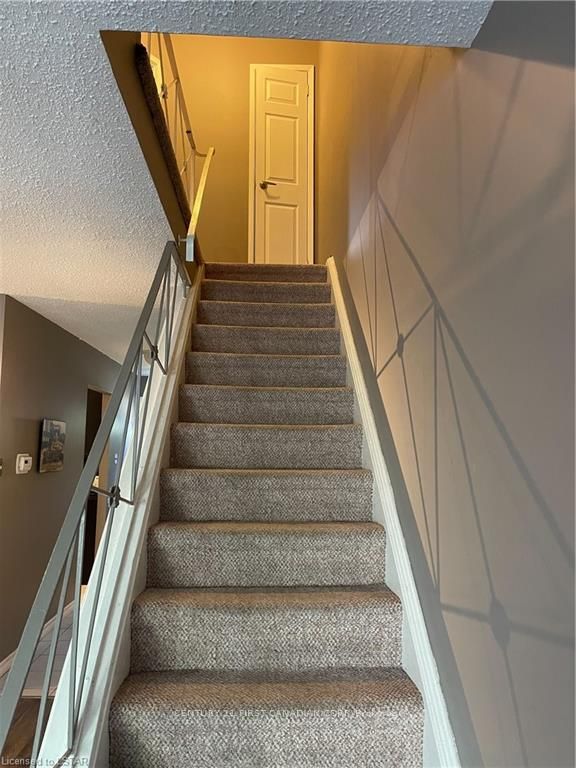 710 Wonderland Road S Property Photo 12