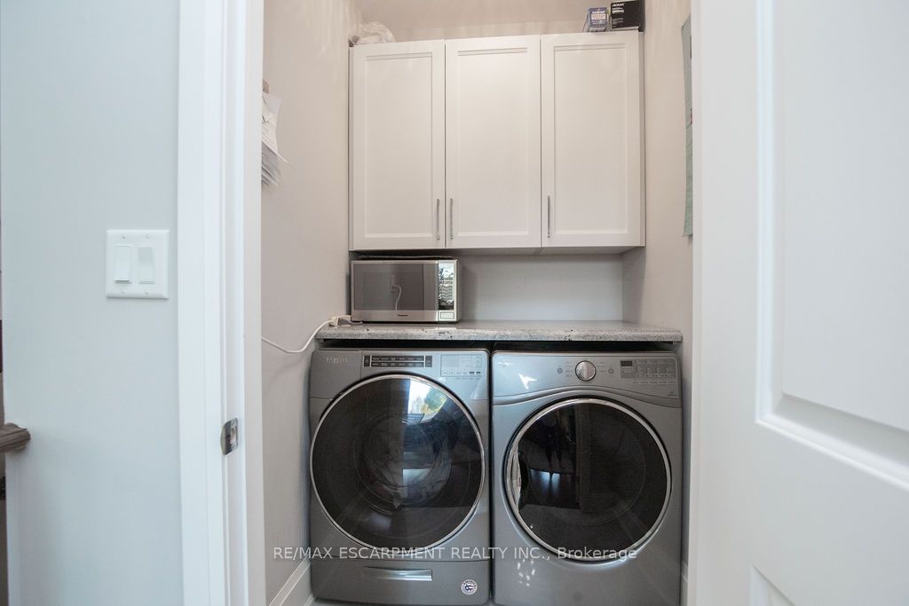 107 E Main St Property Photo 32